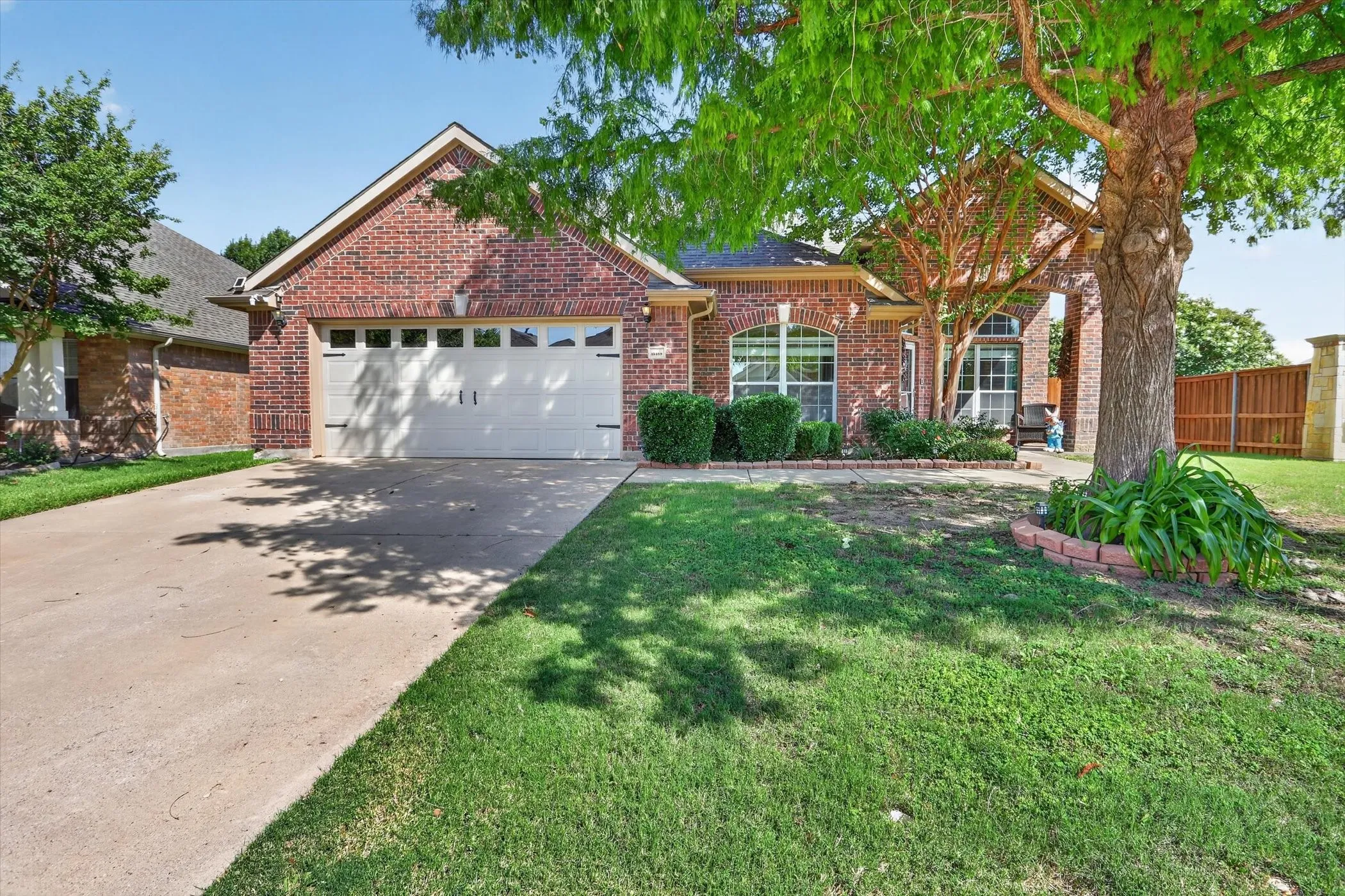 Single Family Residence For Sale in Denton County , 15469 Landing Creek Lane, Fort Worth, Texas 76262, 4 Bedroom, 2 Bathroom, 2 Garage spaces, 2,267 Sqft, built in 2006, mls#21300538, Real Estate Agent in Fort Worth, Homes For Sale in Denton county, Homes For Sale in Fort Worth, Realtor in Fort Worth Texas, Real Estate Brokerage Independent Realty Texas, Luminita Cordes Realtor