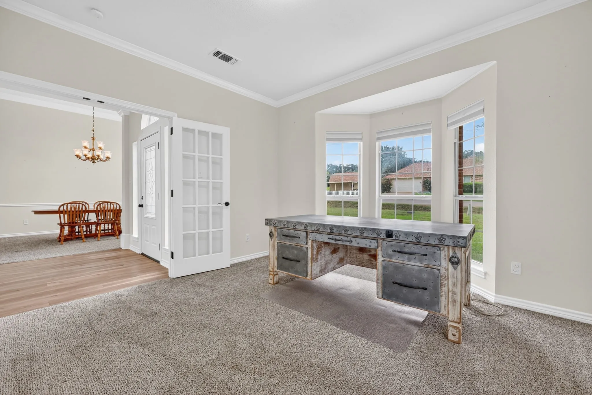 Single Family Residence For Sale in Hood County , 214 Knob Hill Drive, Granbury, Texas 76048, 3 Bedroom, 2 Bathroom, 2 Garage spaces, 2,299 Sqft, built in 2000, mls#21300719, Real Estate Agent in Granbury, Homes For Sale in Hood county, Homes For Sale in Granbury, Realtor in Granbury Texas, Real Estate Brokerage Independent Realty Texas, Luminita Cordes Realtor