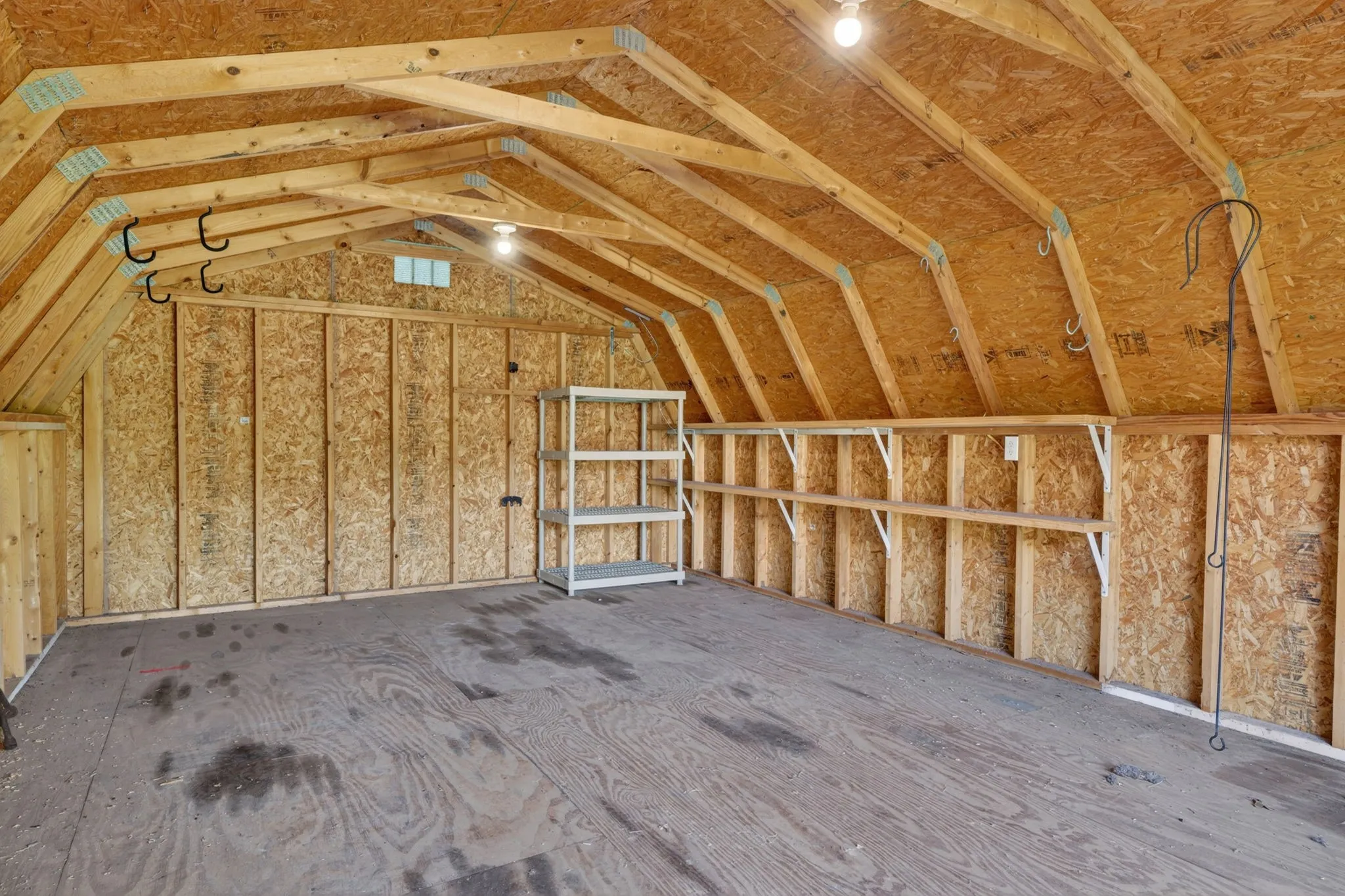 Single Family Residence For Sale in Hood County , 214 Knob Hill Drive, Granbury, Texas 76048, 3 Bedroom, 2 Bathroom, 2 Garage spaces, 2,299 Sqft, built in 2000, mls#21300719, Real Estate Agent in Granbury, Homes For Sale in Hood county, Homes For Sale in Granbury, Realtor in Granbury Texas, Real Estate Brokerage Independent Realty Texas, Luminita Cordes Realtor