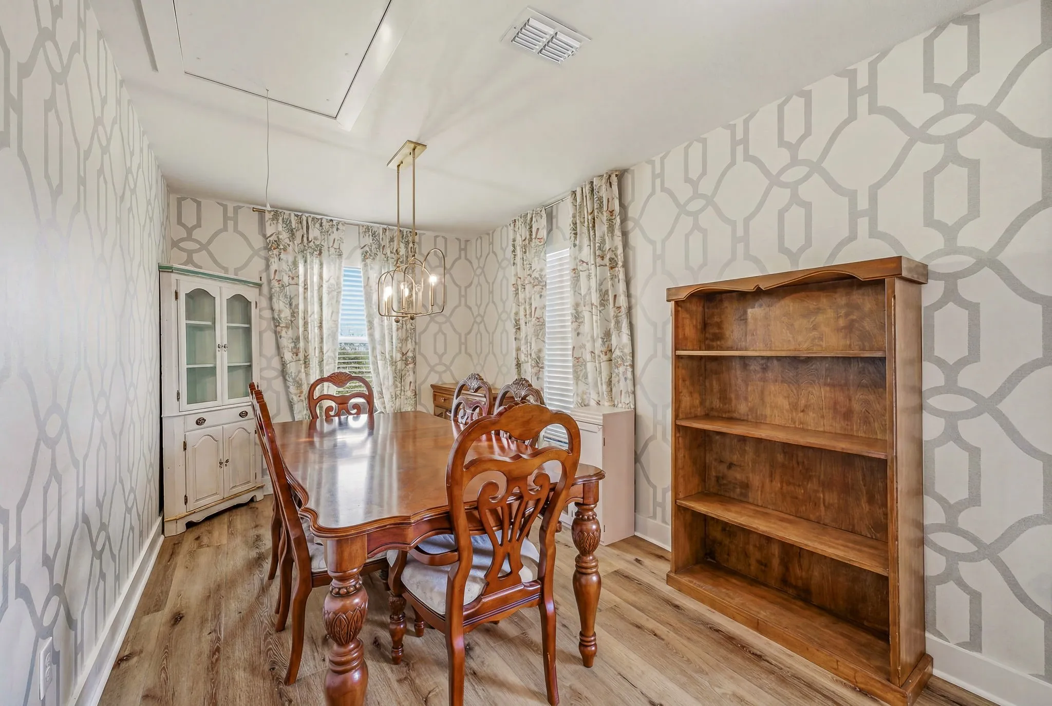 Single Family Residence For Sale in Erath County , 930 County Road 161 Road, Stephenville, Texas 76401, 3 Bedroom, 2 Bathroom, Garage spaces, 1,794 Sqft, built in 2020, Price $975,000, mls#21302657, Real Estate Agent in Stephenville, Homes For Sale in Erath county, Homes For Sale in Stephenville, Realtor in Stephenville Texas, Real Estate Brokerage Independent Realty Texas, Luminita Cordes Realtor