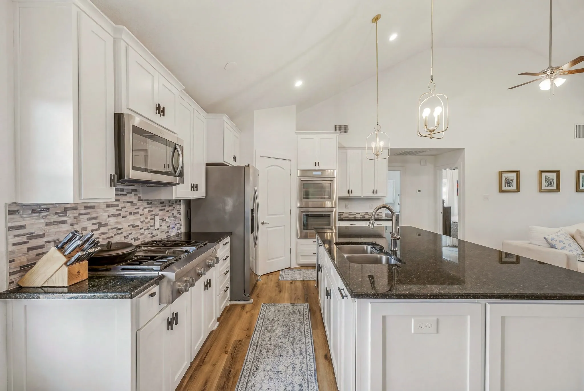 Single Family Residence For Sale in Erath County , 930 County Road 161 Road, Stephenville, Texas 76401, 3 Bedroom, 2 Bathroom, Garage spaces, 1,794 Sqft, built in 2020, Price $975,000, mls#21302657, Real Estate Agent in Stephenville, Homes For Sale in Erath county, Homes For Sale in Stephenville, Realtor in Stephenville Texas, Real Estate Brokerage Independent Realty Texas, Luminita Cordes Realtor