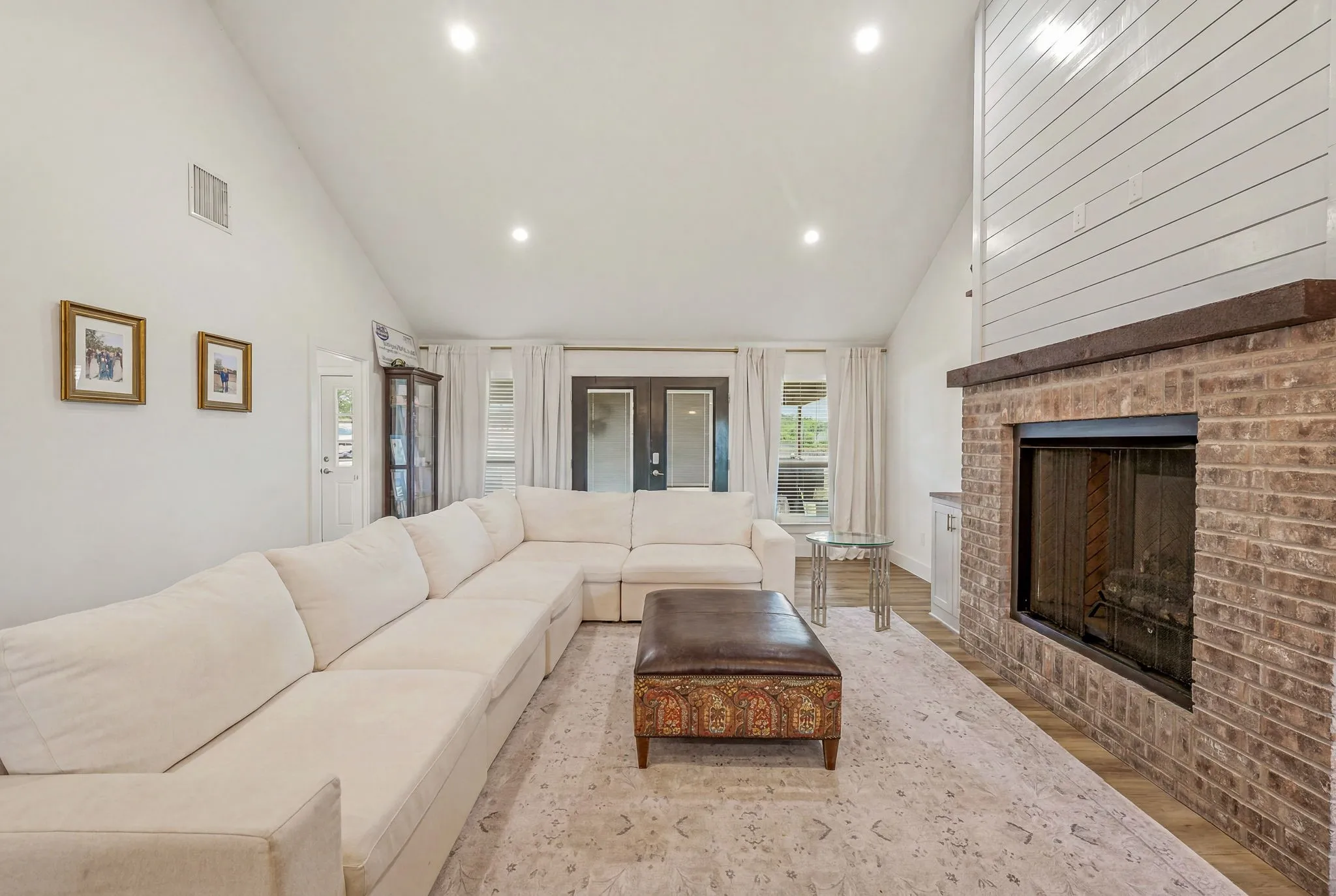 Single Family Residence For Sale in Erath County , 930 County Road 161 Road, Stephenville, Texas 76401, 3 Bedroom, 2 Bathroom, Garage spaces, 1,794 Sqft, built in 2020, Price $975,000, mls#21302657, Real Estate Agent in Stephenville, Homes For Sale in Erath county, Homes For Sale in Stephenville, Realtor in Stephenville Texas, Real Estate Brokerage Independent Realty Texas, Luminita Cordes Realtor