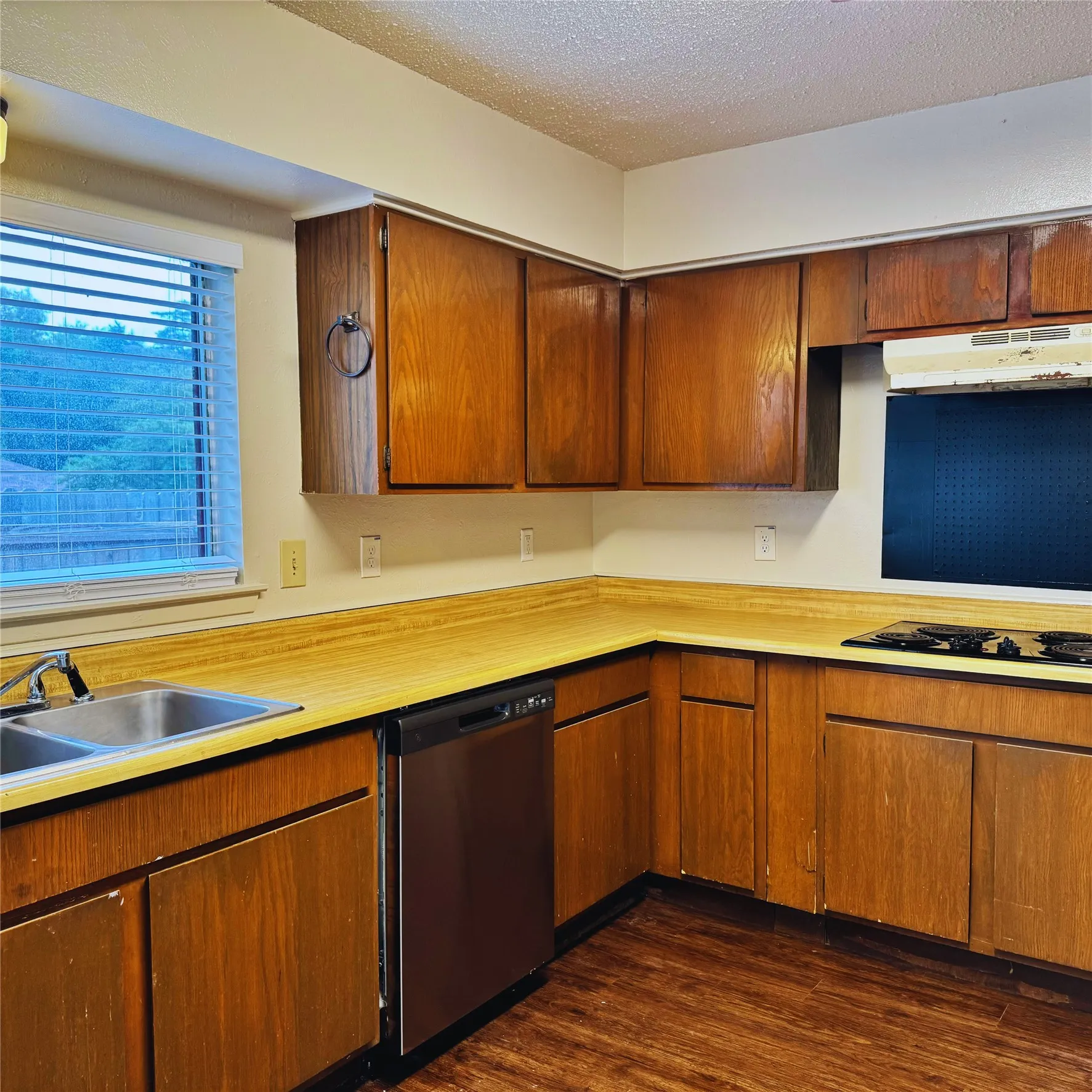 Duplex For Rent in Dallas County , 628 Taylor Court, Duncanville, Texas 75137, 3 Bedroom, 2 Bathroom, Garage spaces, 1,500 Sqft, built in 1978, mls#21302850, Real Estate Agent in Duncanville, Homes For Rent in Dallas county, Homes For Rent in Duncanville, Realtor in Duncanville Texas, Real Estate Brokerage Independent Realty Texas, Luminita Cordes Realtor