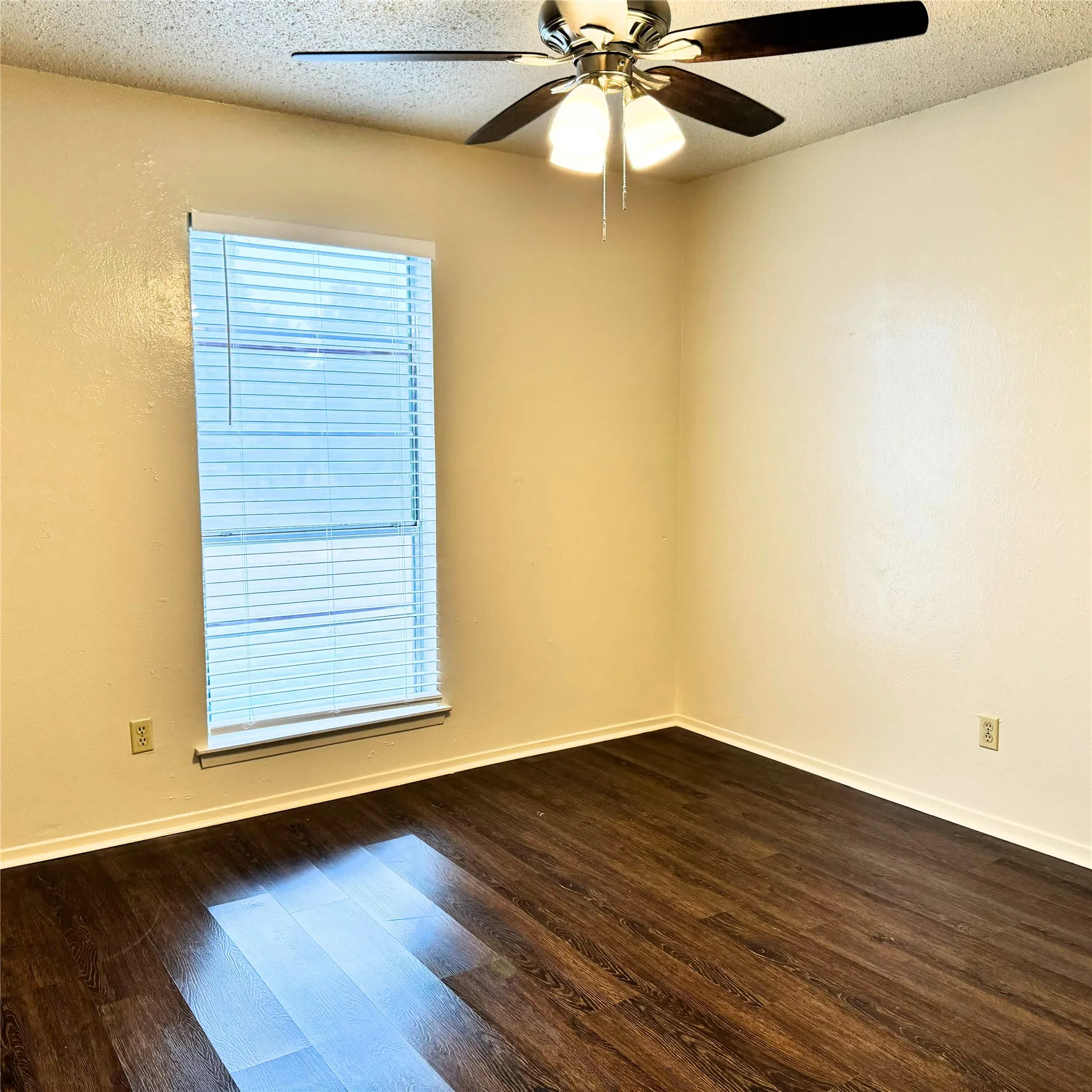 Duplex For Rent in Dallas County , 628 Taylor Court, Duncanville, Texas 75137, 3 Bedroom, 2 Bathroom, Garage spaces, 1,500 Sqft, built in 1978, mls#21302850, Real Estate Agent in Duncanville, Homes For Rent in Dallas county, Homes For Rent in Duncanville, Realtor in Duncanville Texas, Real Estate Brokerage Independent Realty Texas, Luminita Cordes Realtor