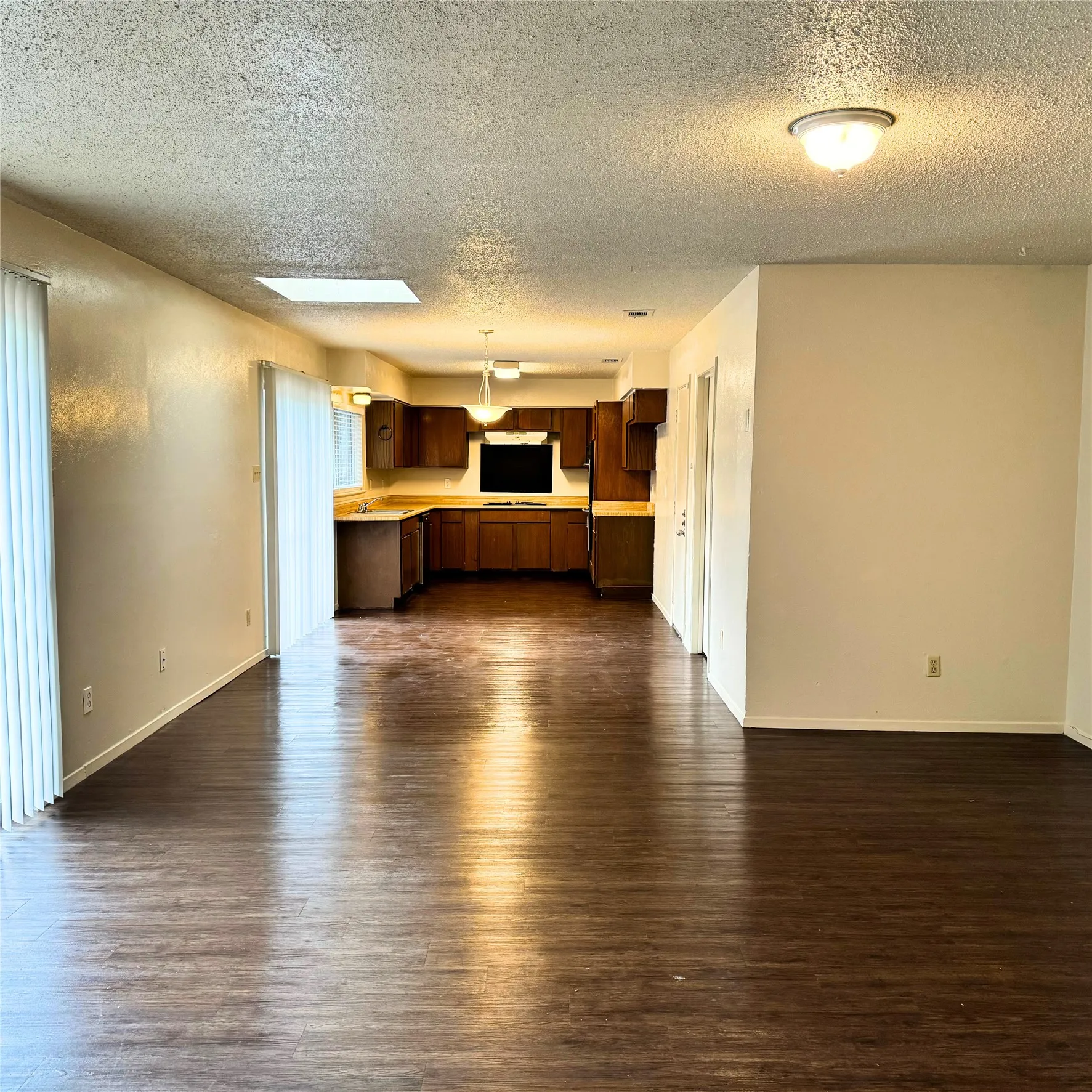 Duplex For Rent in Dallas County , 628 Taylor Court, Duncanville, Texas 75137, 3 Bedroom, 2 Bathroom, Garage spaces, 1,500 Sqft, built in 1978, mls#21302850, Real Estate Agent in Duncanville, Homes For Rent in Dallas county, Homes For Rent in Duncanville, Realtor in Duncanville Texas, Real Estate Brokerage Independent Realty Texas, Luminita Cordes Realtor