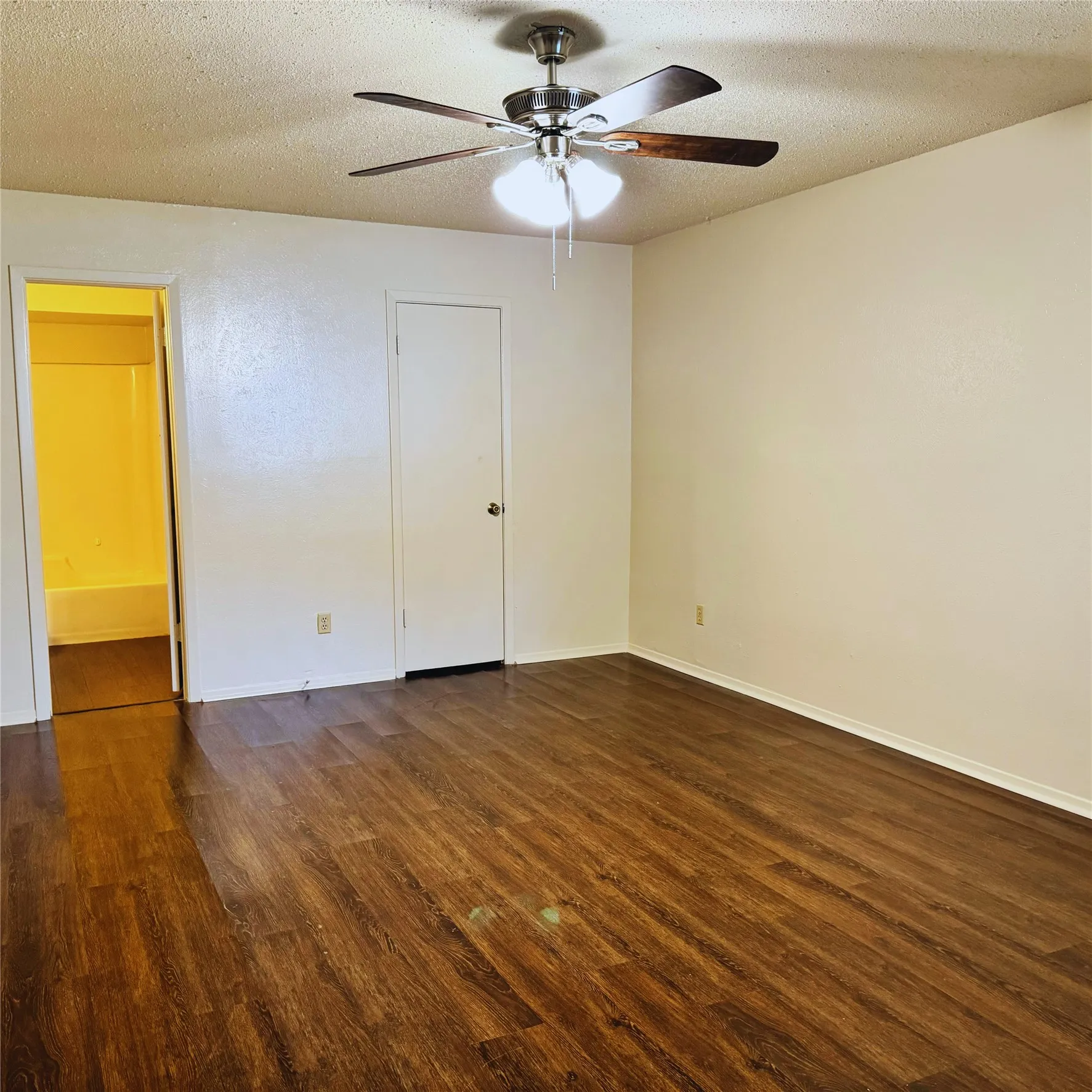 Duplex For Rent in Dallas County , 628 Taylor Court, Duncanville, Texas 75137, 3 Bedroom, 2 Bathroom, Garage spaces, 1,500 Sqft, built in 1978, mls#21302850, Real Estate Agent in Duncanville, Homes For Rent in Dallas county, Homes For Rent in Duncanville, Realtor in Duncanville Texas, Real Estate Brokerage Independent Realty Texas, Luminita Cordes Realtor