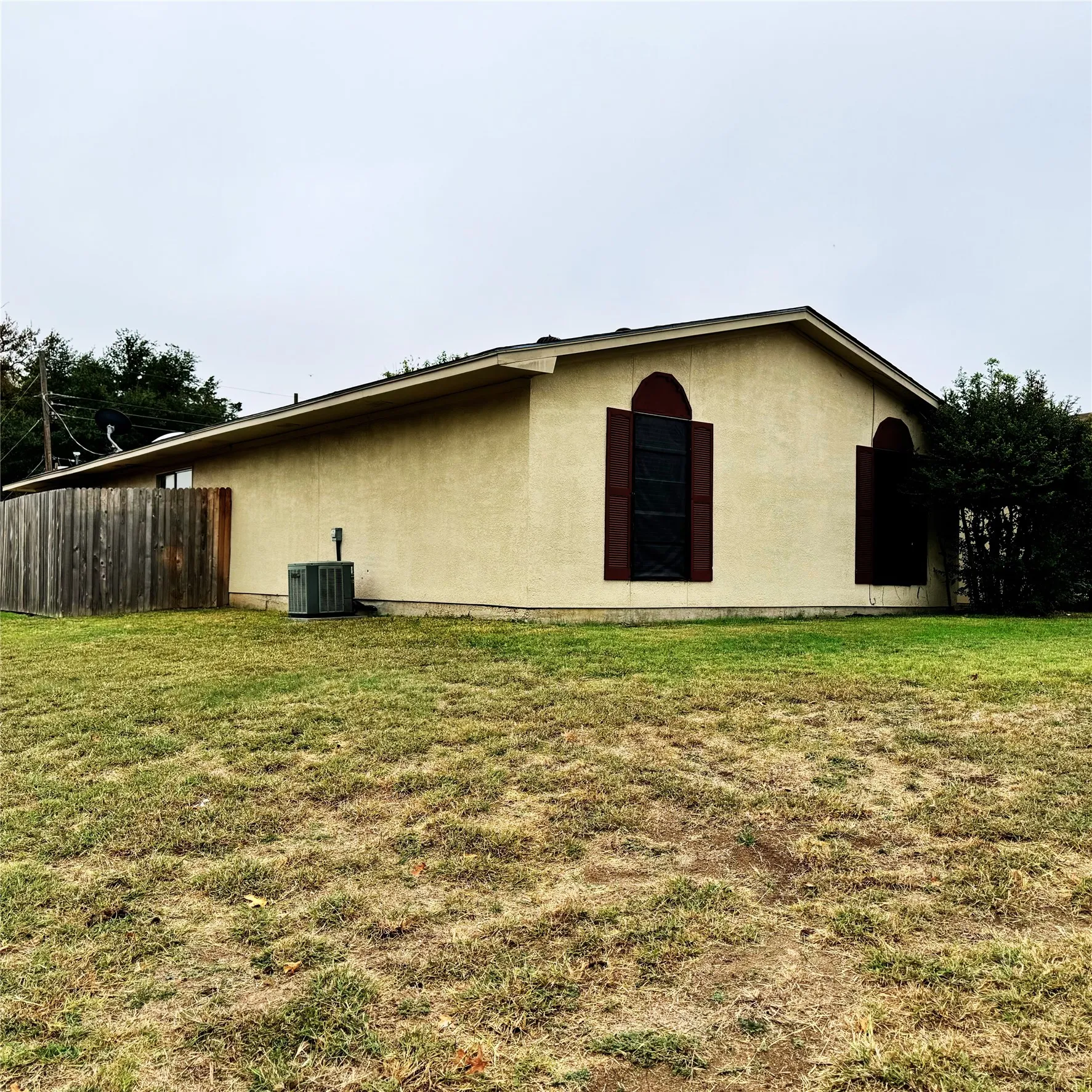Duplex For Rent in Dallas County , 628 Taylor Court, Duncanville, Texas 75137, 3 Bedroom, 2 Bathroom, Garage spaces, 1,500 Sqft, built in 1978, mls#21302850, Real Estate Agent in Duncanville, Homes For Rent in Dallas county, Homes For Rent in Duncanville, Realtor in Duncanville Texas, Real Estate Brokerage Independent Realty Texas, Luminita Cordes Realtor