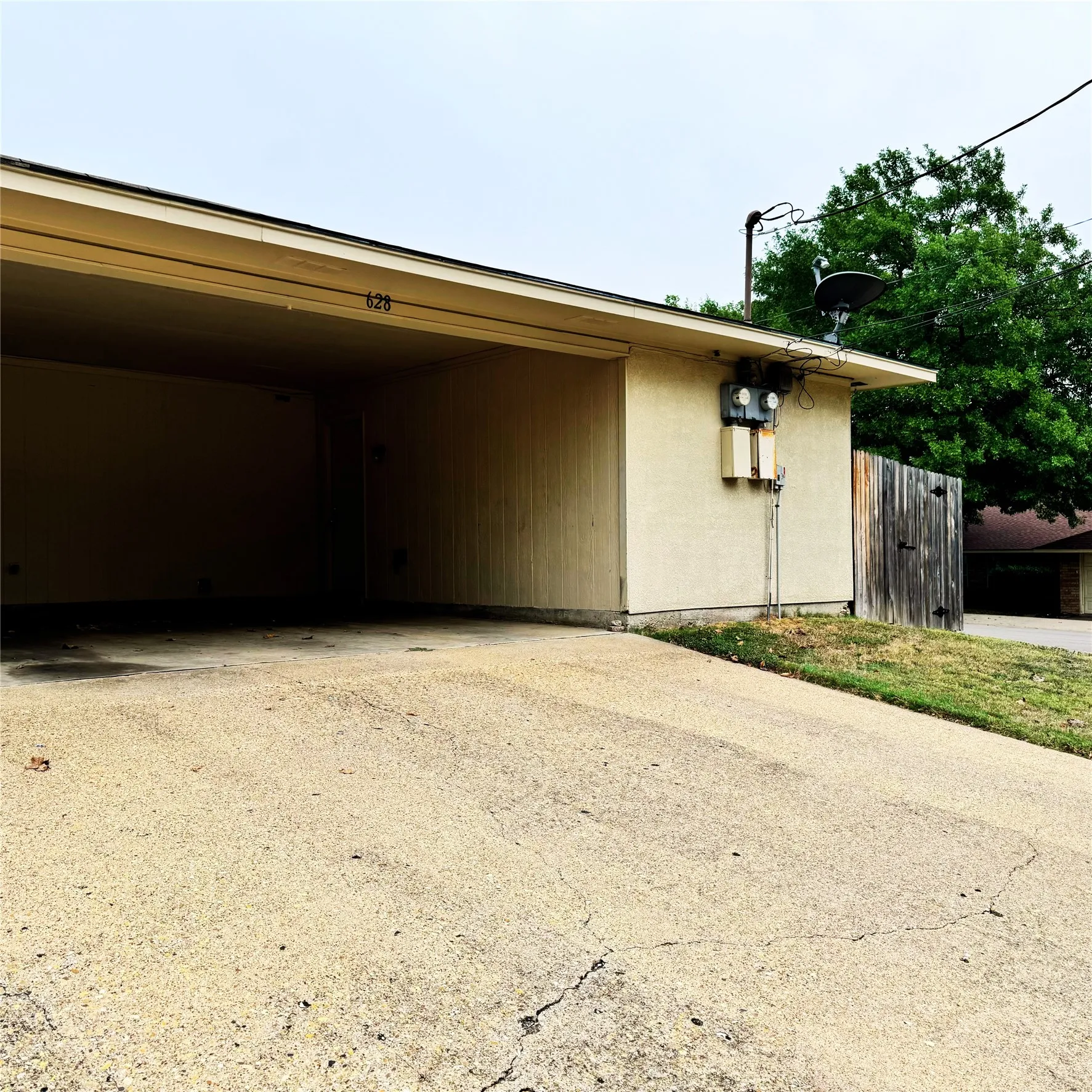Duplex For Rent in Dallas County , 628 Taylor Court, Duncanville, Texas 75137, 3 Bedroom, 2 Bathroom, Garage spaces, 1,500 Sqft, built in 1978, mls#21302850, Real Estate Agent in Duncanville, Homes For Rent in Dallas county, Homes For Rent in Duncanville, Realtor in Duncanville Texas, Real Estate Brokerage Independent Realty Texas, Luminita Cordes Realtor