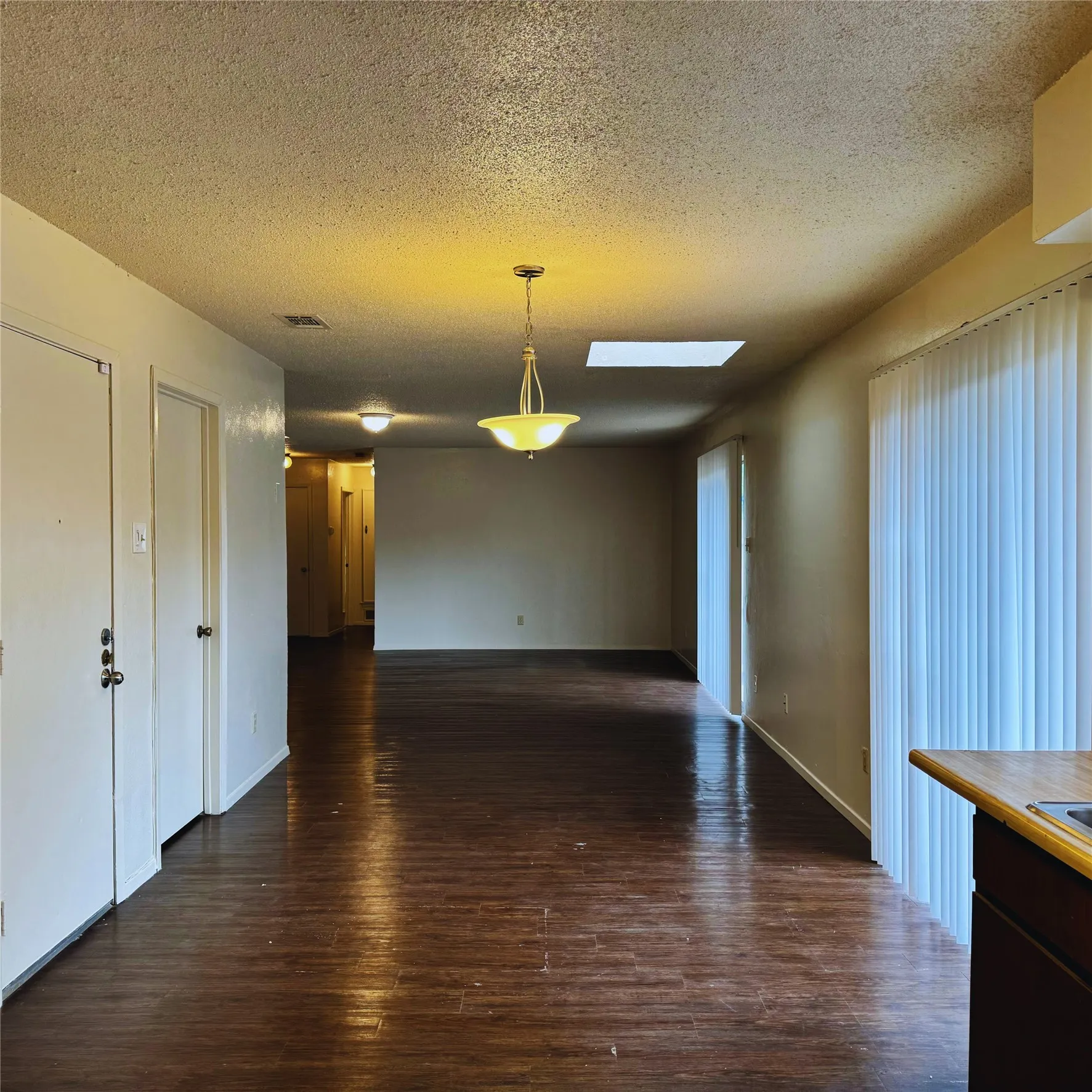 Duplex For Rent in Dallas County , 628 Taylor Court, Duncanville, Texas 75137, 3 Bedroom, 2 Bathroom, Garage spaces, 1,500 Sqft, built in 1978, mls#21302850, Real Estate Agent in Duncanville, Homes For Rent in Dallas county, Homes For Rent in Duncanville, Realtor in Duncanville Texas, Real Estate Brokerage Independent Realty Texas, Luminita Cordes Realtor