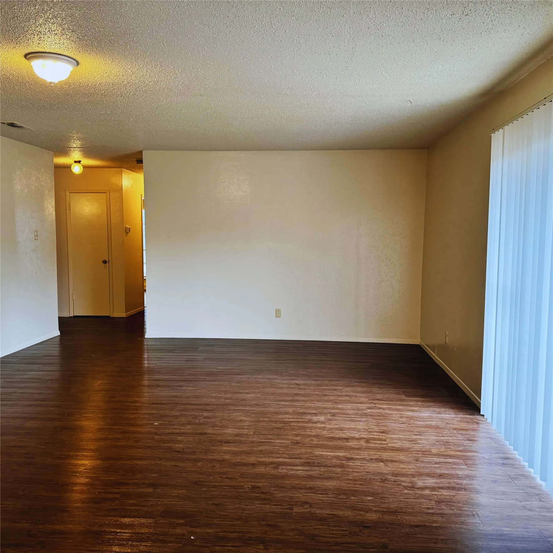Duplex For Rent in Dallas County , 628 Taylor Court, Duncanville, Texas 75137, 3 Bedroom, 2 Bathroom, Garage spaces, 1,500 Sqft, built in 1978, mls#21302850, Real Estate Agent in Duncanville, Homes For Rent in Dallas county, Homes For Rent in Duncanville, Realtor in Duncanville Texas, Real Estate Brokerage Independent Realty Texas, Luminita Cordes Realtor