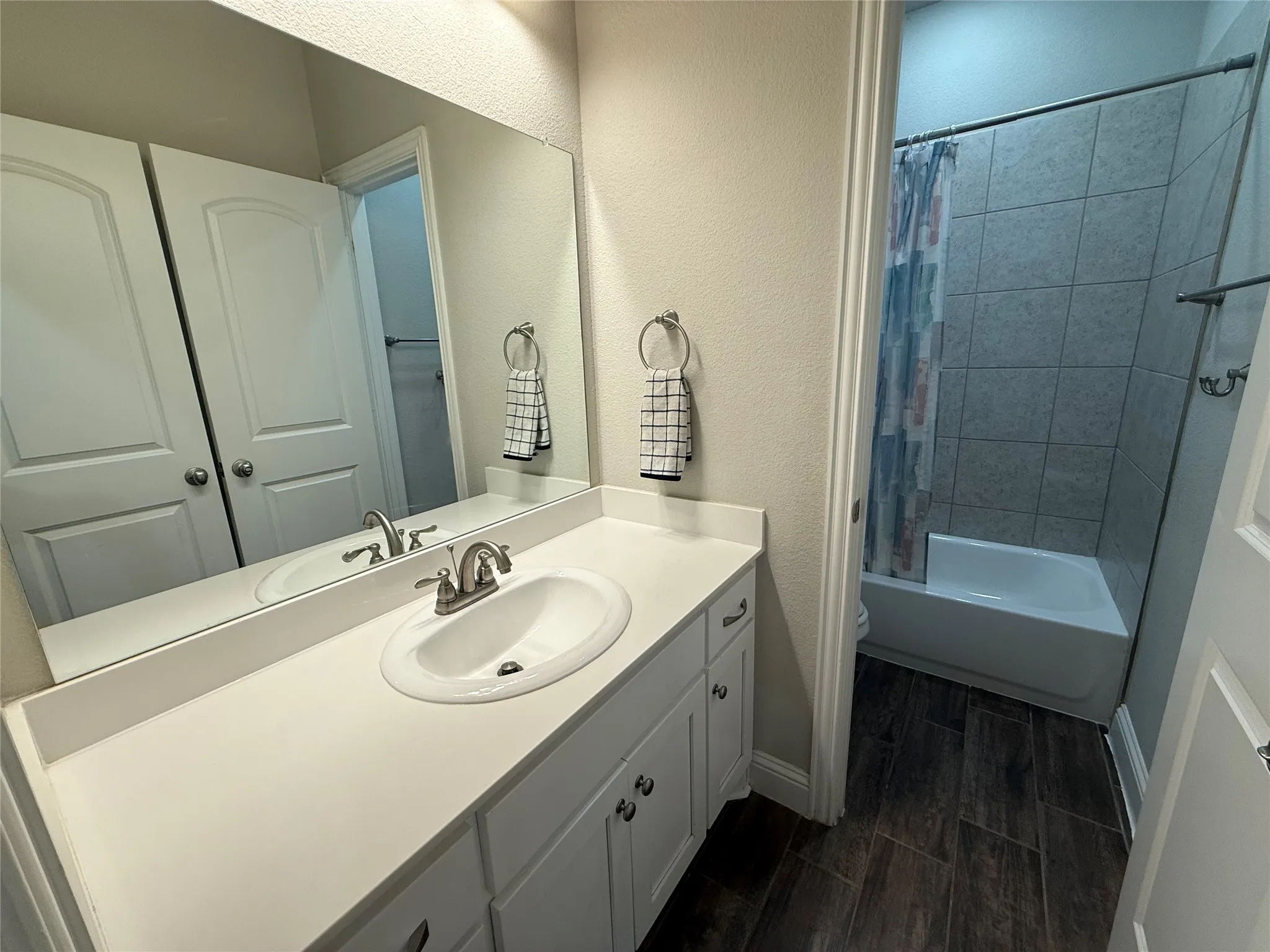 Single Family Residence For Sale in Hunt County , 612 Redwood Drive, Greenville, Texas 75402, 4 Bedroom, 3 Bathroom, 2 Garage spaces, 2,177 Sqft, built in 2019, mls#21300035, Real Estate Agent in Greenville, Homes For Sale in Hunt county, Homes For Sale in Greenville, Realtor in Greenville Texas, Real Estate Brokerage Independent Realty Texas, Luminita Cordes Realtor
