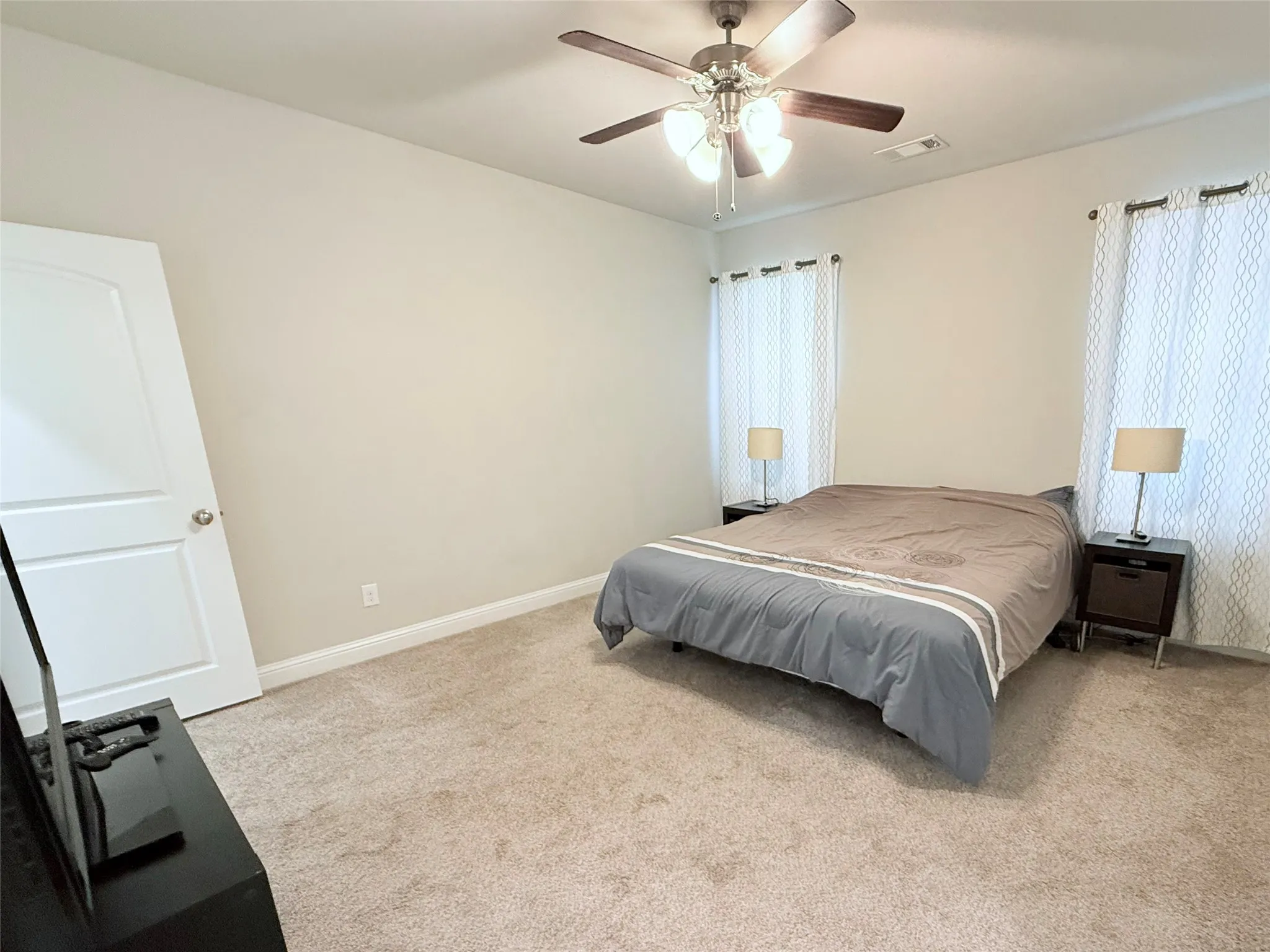 Single Family Residence For Sale in Hunt County , 612 Redwood Drive, Greenville, Texas 75402, 4 Bedroom, 3 Bathroom, 2 Garage spaces, 2,177 Sqft, built in 2019, mls#21300035, Real Estate Agent in Greenville, Homes For Sale in Hunt county, Homes For Sale in Greenville, Realtor in Greenville Texas, Real Estate Brokerage Independent Realty Texas, Luminita Cordes Realtor