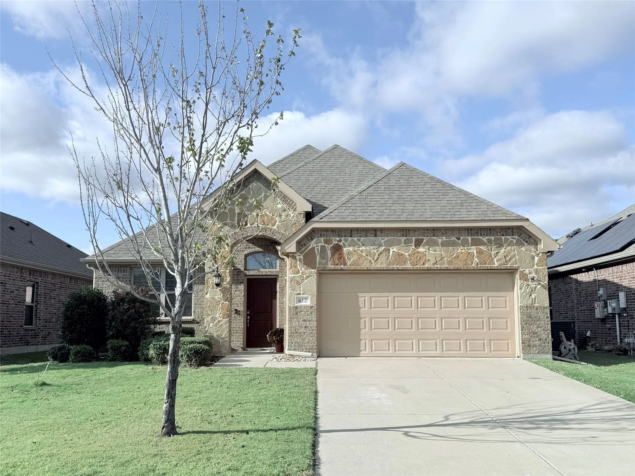 Single Family Residence For Sale in Hunt County , 612 Redwood Drive, Greenville, Texas 75402, 4 Bedroom, 3 Bathroom, 2 Garage spaces, 2,177 Sqft, built in 2019, mls#21300035, Real Estate Agent in Greenville, Homes For Sale in Hunt county, Homes For Sale in Greenville, Realtor in Greenville Texas, Real Estate Brokerage Independent Realty Texas, Luminita Cordes Realtor