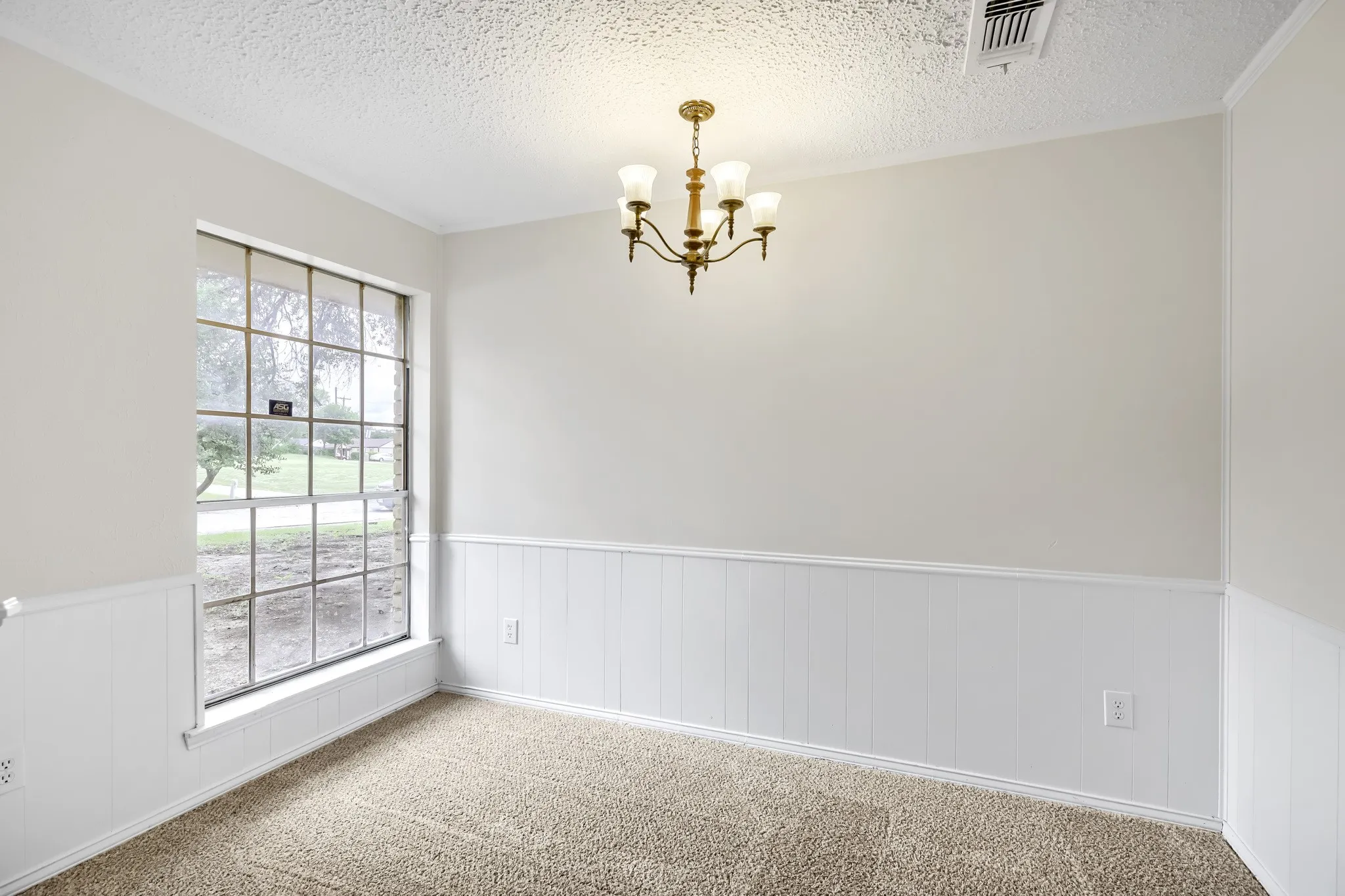 Single Family Residence For Sale in Dallas County , 508 Stony Creek Drive, De Soto, Texas 75115, 3 Bedroom, 2 Bathroom, 2 Garage spaces, 1,612 Sqft, built in 1973, mls#21264052, Real Estate Agent in De Soto, Homes For Sale in Dallas county, Homes For Sale in De Soto, Realtor in De Soto Texas, Real Estate Brokerage Independent Realty Texas, Luminita Cordes Realtor