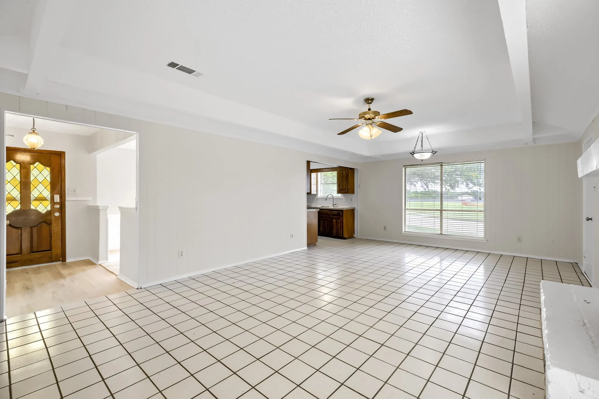 Single Family Residence For Sale in Dallas County , 508 Stony Creek Drive, De Soto, Texas 75115, 3 Bedroom, 2 Bathroom, 2 Garage spaces, 1,612 Sqft, built in 1973, mls#21264052, Real Estate Agent in De Soto, Homes For Sale in Dallas county, Homes For Sale in De Soto, Realtor in De Soto Texas, Real Estate Brokerage Independent Realty Texas, Luminita Cordes Realtor