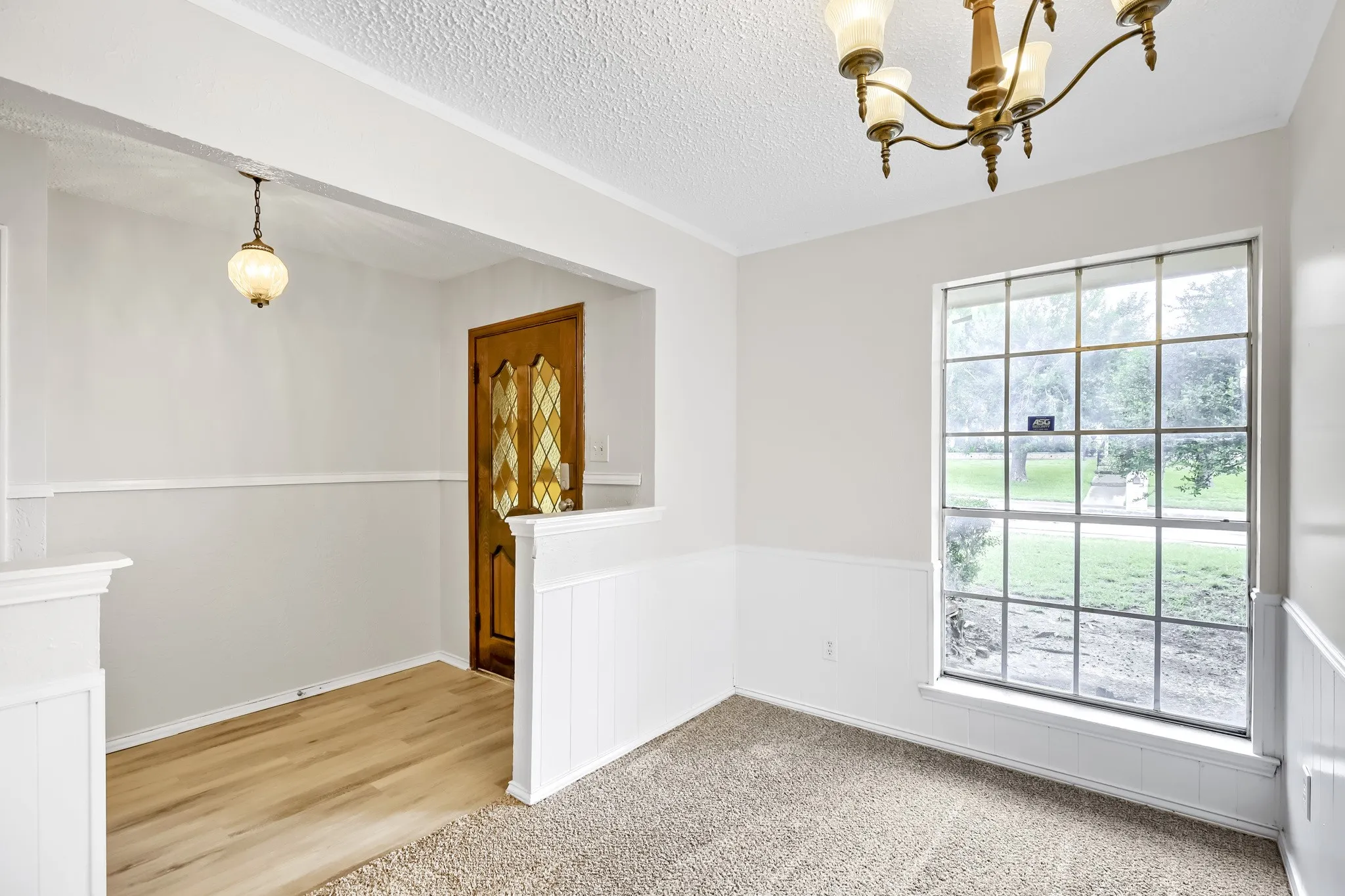 Single Family Residence For Sale in Dallas County , 508 Stony Creek Drive, De Soto, Texas 75115, 3 Bedroom, 2 Bathroom, 2 Garage spaces, 1,612 Sqft, built in 1973, mls#21264052, Real Estate Agent in De Soto, Homes For Sale in Dallas county, Homes For Sale in De Soto, Realtor in De Soto Texas, Real Estate Brokerage Independent Realty Texas, Luminita Cordes Realtor