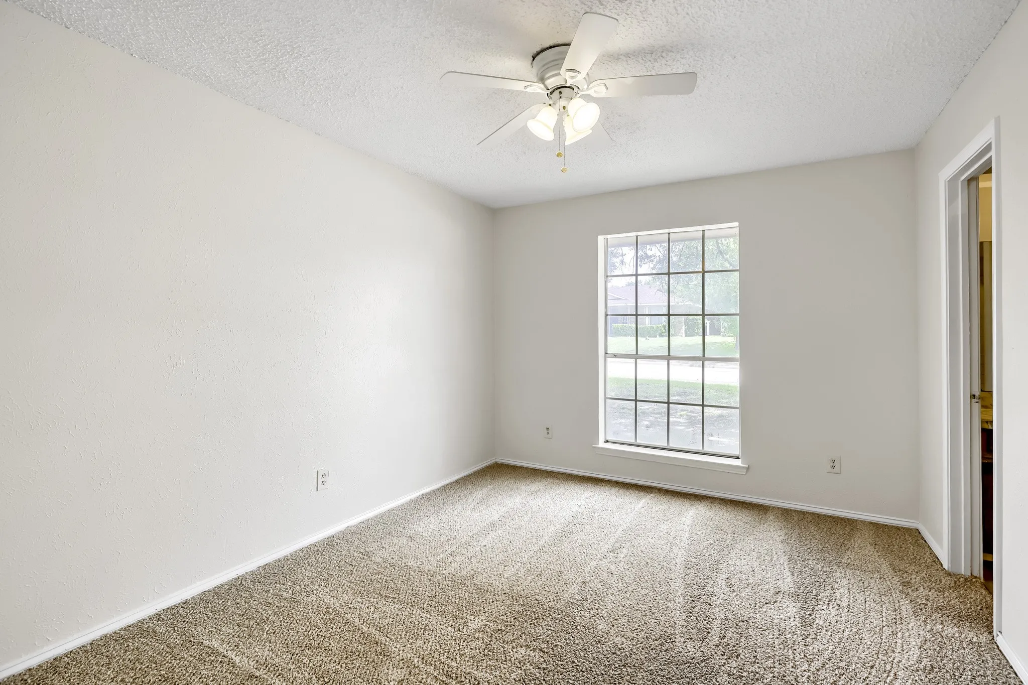Single Family Residence For Sale in Dallas County , 508 Stony Creek Drive, De Soto, Texas 75115, 3 Bedroom, 2 Bathroom, 2 Garage spaces, 1,612 Sqft, built in 1973, mls#21264052, Real Estate Agent in De Soto, Homes For Sale in Dallas county, Homes For Sale in De Soto, Realtor in De Soto Texas, Real Estate Brokerage Independent Realty Texas, Luminita Cordes Realtor