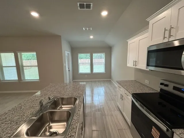 Single Family Residence For Rent in Tarrant County , 333 Lubbock Drive, Azle, Texas 76020, 3 Bedroom, 2 Bathroom, 2 Garage spaces, 1,600 Sqft, built in 2025, mls#21267192, Real Estate Agent in Azle, Homes For Rent in Tarrant county, Homes For Rent in Azle, Realtor in Azle Texas, Real Estate Brokerage Independent Realty Texas, Luminita Cordes Realtor