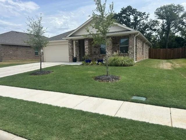 Single Family Residence For Rent in Tarrant County , 333 Lubbock Drive, Azle, Texas 76020, 3 Bedroom, 2 Bathroom, 2 Garage spaces, 1,600 Sqft, built in 2025, mls#21267192, Real Estate Agent in Azle, Homes For Rent in Tarrant county, Homes For Rent in Azle, Realtor in Azle Texas, Real Estate Brokerage Independent Realty Texas, Luminita Cordes Realtor