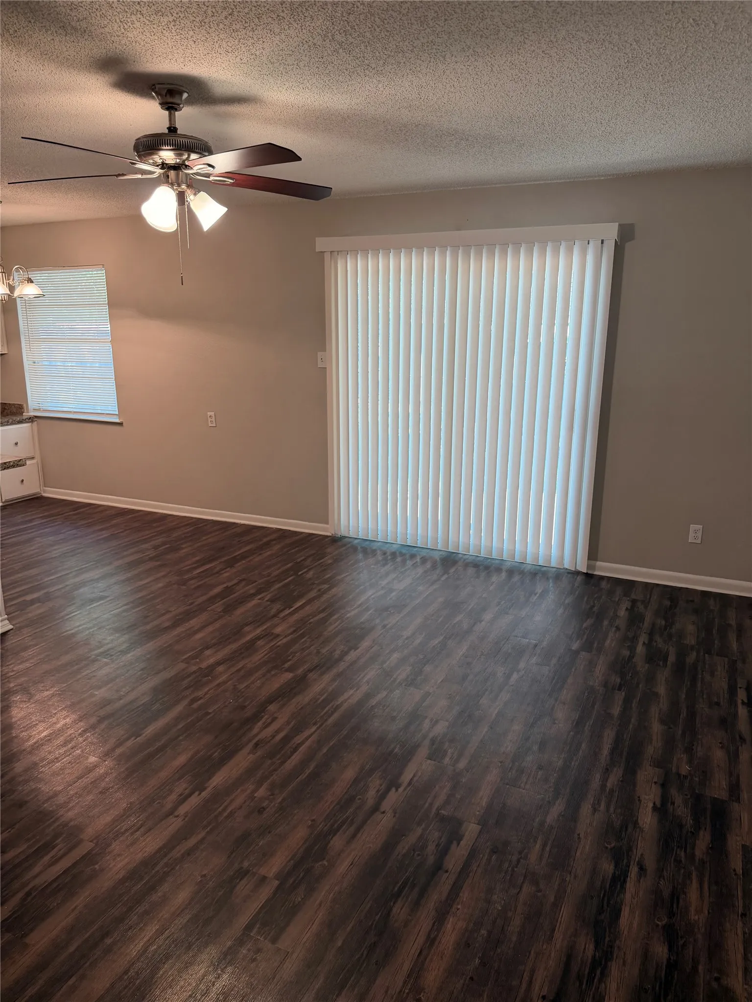 Single Family Residence For Rent in Tarrant County , 7425 Van Natta Lane, Fort Worth, Texas 76112, 3 Bedroom, 2 Bathroom, 2 Garage spaces, 1,634 Sqft, built in 1967, mls#21302856, Real Estate Agent in Fort Worth, Homes For Rent in Tarrant county, Homes For Rent in Fort Worth, Realtor in Fort Worth Texas, Real Estate Brokerage Independent Realty Texas, Luminita Cordes Realtor