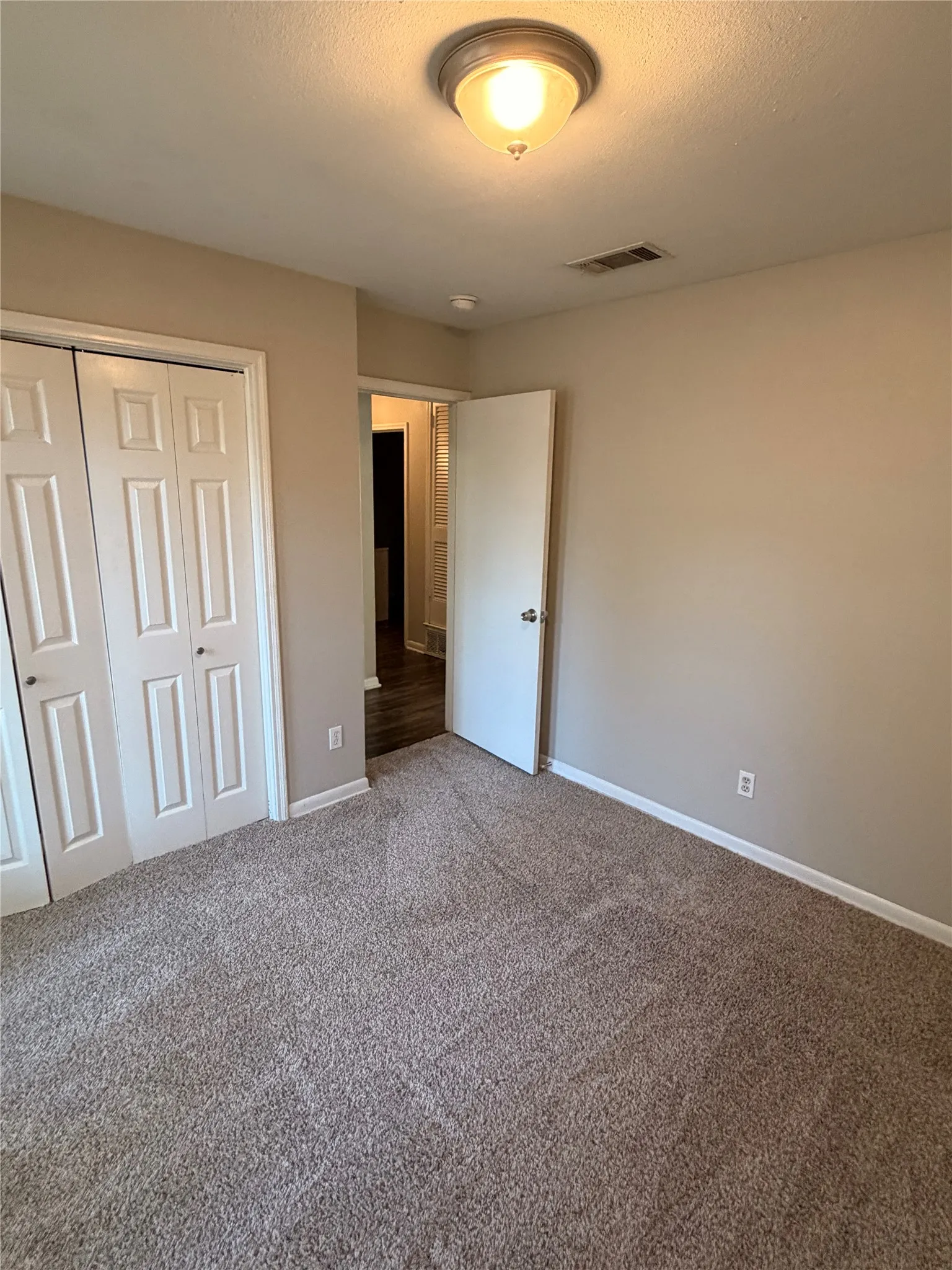 Single Family Residence For Rent in Tarrant County , 7425 Van Natta Lane, Fort Worth, Texas 76112, 3 Bedroom, 2 Bathroom, 2 Garage spaces, 1,634 Sqft, built in 1967, mls#21302856, Real Estate Agent in Fort Worth, Homes For Rent in Tarrant county, Homes For Rent in Fort Worth, Realtor in Fort Worth Texas, Real Estate Brokerage Independent Realty Texas, Luminita Cordes Realtor