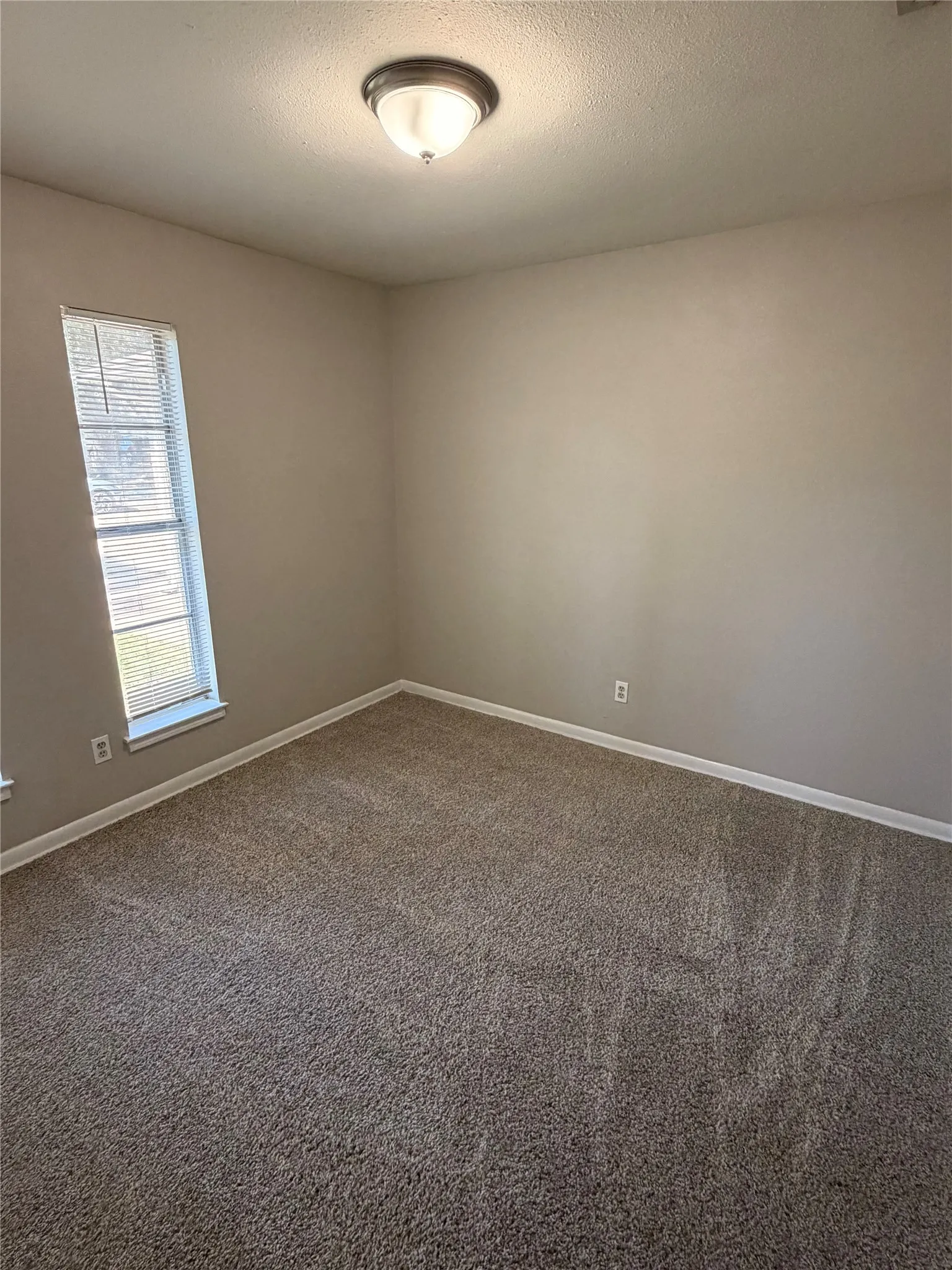 Single Family Residence For Rent in Tarrant County , 7425 Van Natta Lane, Fort Worth, Texas 76112, 3 Bedroom, 2 Bathroom, 2 Garage spaces, 1,634 Sqft, built in 1967, mls#21302856, Real Estate Agent in Fort Worth, Homes For Rent in Tarrant county, Homes For Rent in Fort Worth, Realtor in Fort Worth Texas, Real Estate Brokerage Independent Realty Texas, Luminita Cordes Realtor