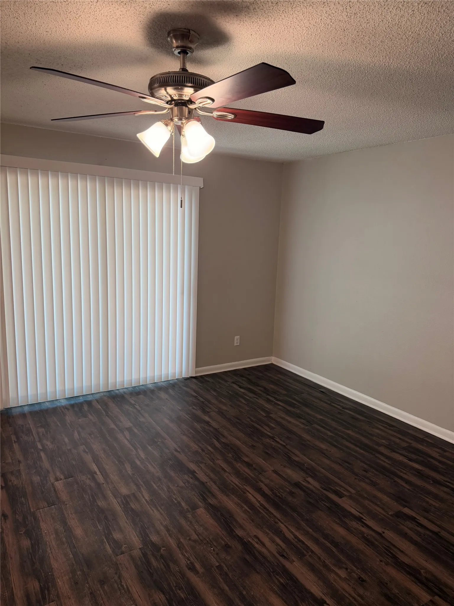 Single Family Residence For Rent in Tarrant County , 7425 Van Natta Lane, Fort Worth, Texas 76112, 3 Bedroom, 2 Bathroom, 2 Garage spaces, 1,634 Sqft, built in 1967, mls#21302856, Real Estate Agent in Fort Worth, Homes For Rent in Tarrant county, Homes For Rent in Fort Worth, Realtor in Fort Worth Texas, Real Estate Brokerage Independent Realty Texas, Luminita Cordes Realtor