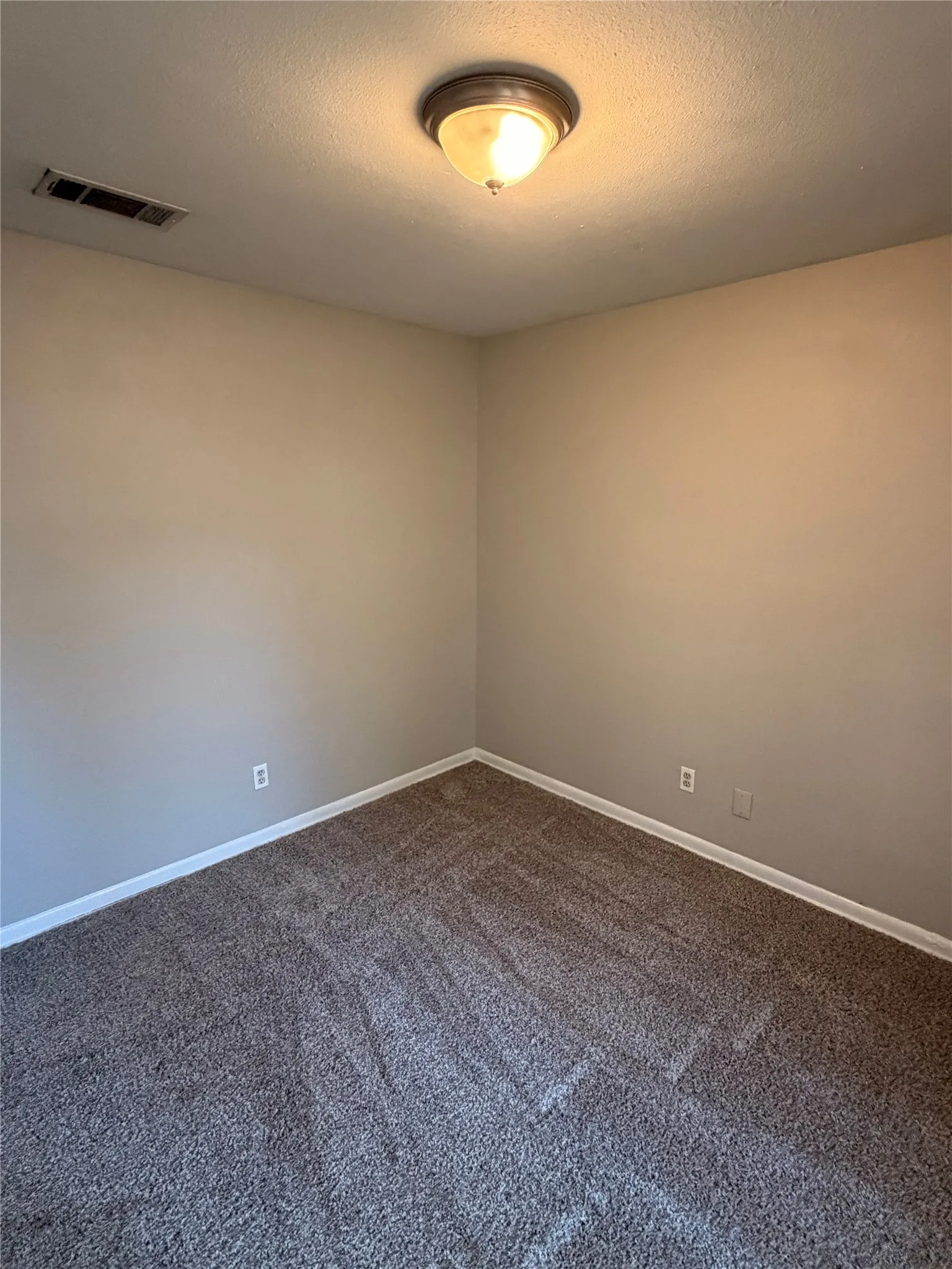 Single Family Residence For Rent in Tarrant County , 7425 Van Natta Lane, Fort Worth, Texas 76112, 3 Bedroom, 2 Bathroom, 2 Garage spaces, 1,634 Sqft, built in 1967, mls#21302856, Real Estate Agent in Fort Worth, Homes For Rent in Tarrant county, Homes For Rent in Fort Worth, Realtor in Fort Worth Texas, Real Estate Brokerage Independent Realty Texas, Luminita Cordes Realtor