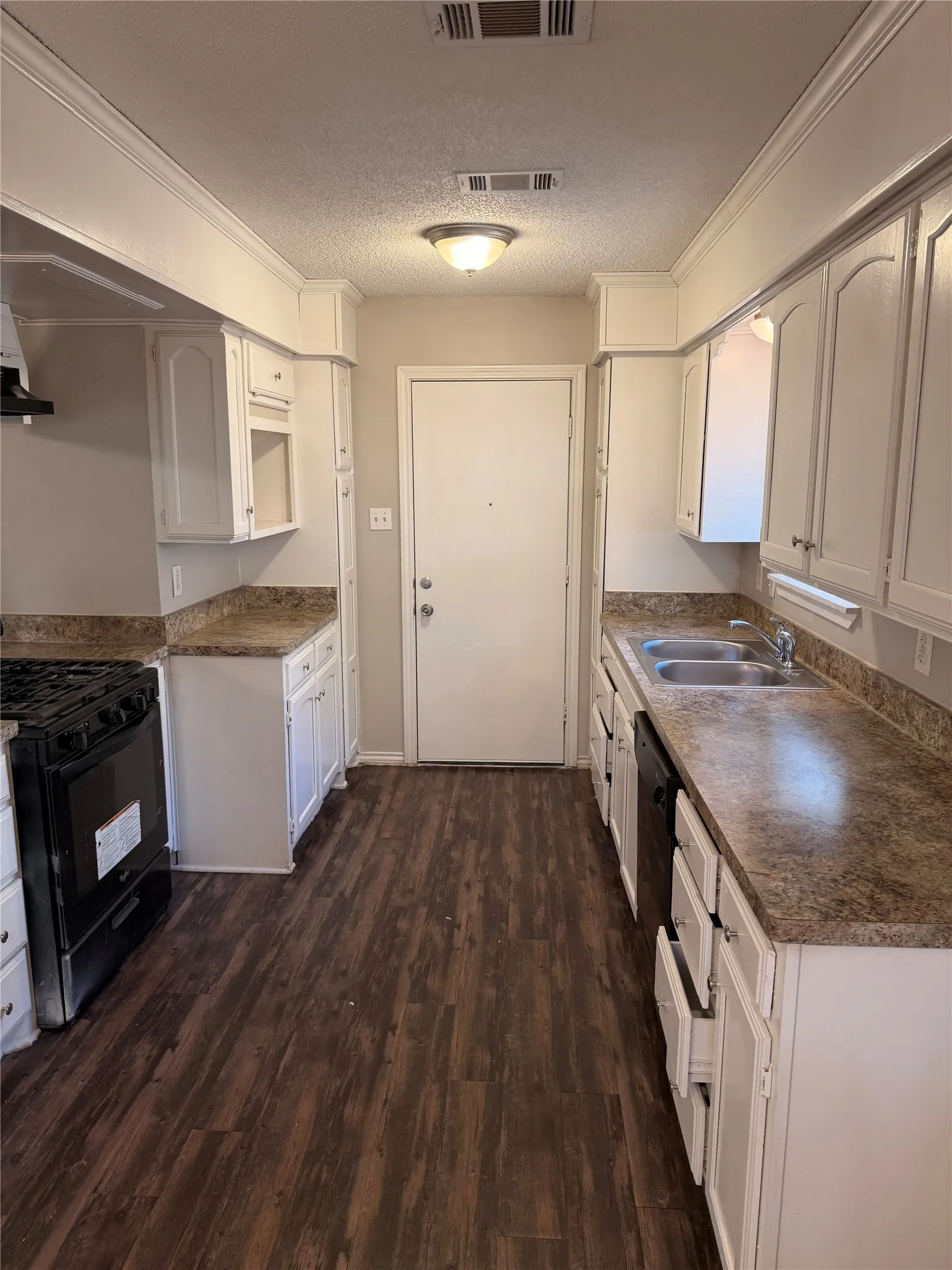 Single Family Residence For Rent in Tarrant County , 7425 Van Natta Lane, Fort Worth, Texas 76112, 3 Bedroom, 2 Bathroom, 2 Garage spaces, 1,634 Sqft, built in 1967, mls#21302856, Real Estate Agent in Fort Worth, Homes For Rent in Tarrant county, Homes For Rent in Fort Worth, Realtor in Fort Worth Texas, Real Estate Brokerage Independent Realty Texas, Luminita Cordes Realtor