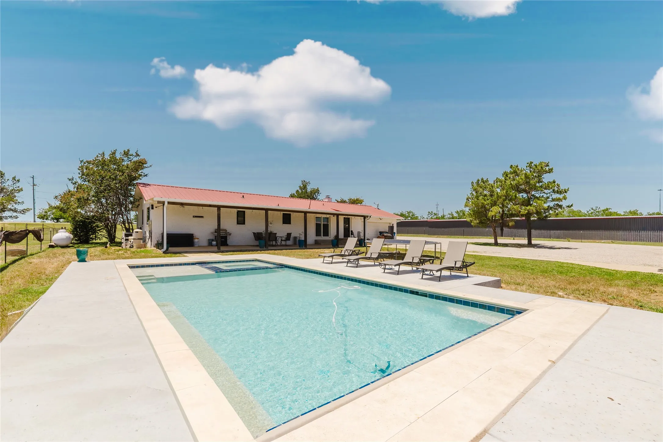 Single Family Residence For Sale in Eastland County , 6217 Highway 183, Cisco, Texas 76437, 3 Bedroom, 2 Bathroom, 2 Garage spaces, 2,240 Sqft, built in 1980, mls#21302703, Real Estate Agent in Cisco, Homes For Sale in Eastland county, Homes For Sale in Cisco, Realtor in Cisco Texas, Real Estate Brokerage Independent Realty Texas, Luminita Cordes Realtor