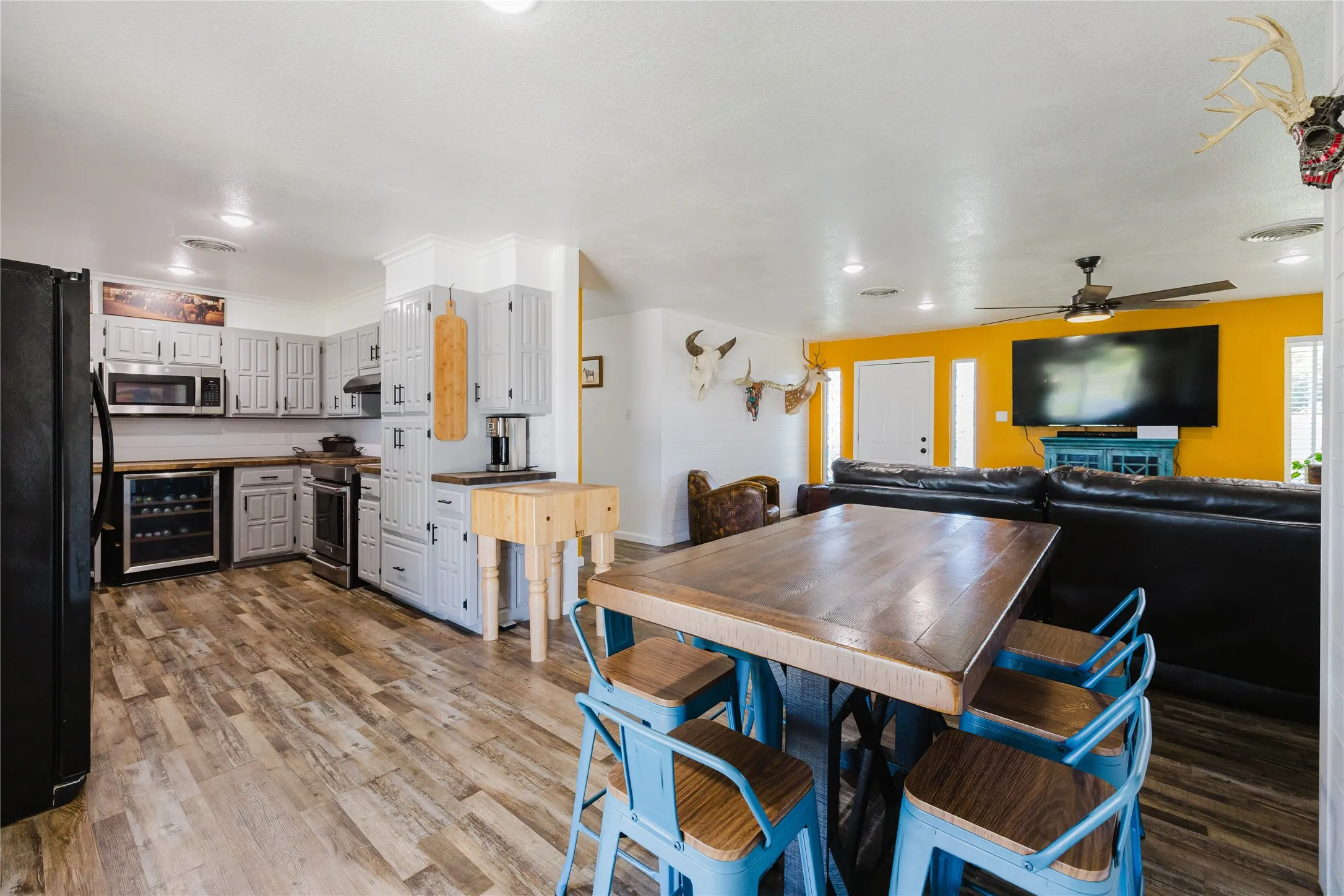 Single Family Residence For Sale in Eastland County , 6217 Highway 183, Cisco, Texas 76437, 3 Bedroom, 2 Bathroom, 2 Garage spaces, 2,240 Sqft, built in 1980, mls#21302703, Real Estate Agent in Cisco, Homes For Sale in Eastland county, Homes For Sale in Cisco, Realtor in Cisco Texas, Real Estate Brokerage Independent Realty Texas, Luminita Cordes Realtor