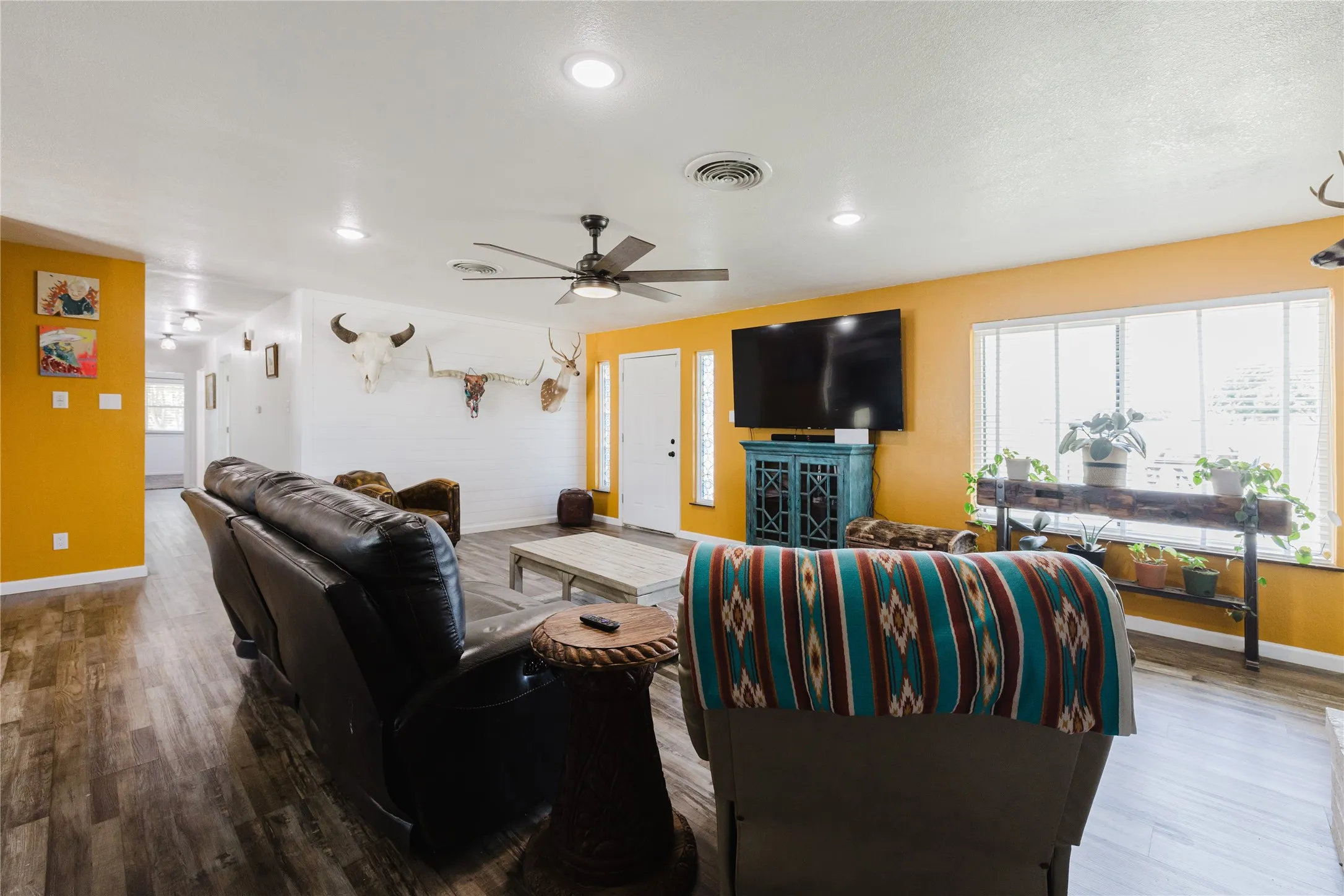 Single Family Residence For Sale in Eastland County , 6217 Highway 183, Cisco, Texas 76437, 3 Bedroom, 2 Bathroom, 2 Garage spaces, 2,240 Sqft, built in 1980, mls#21302703, Real Estate Agent in Cisco, Homes For Sale in Eastland county, Homes For Sale in Cisco, Realtor in Cisco Texas, Real Estate Brokerage Independent Realty Texas, Luminita Cordes Realtor