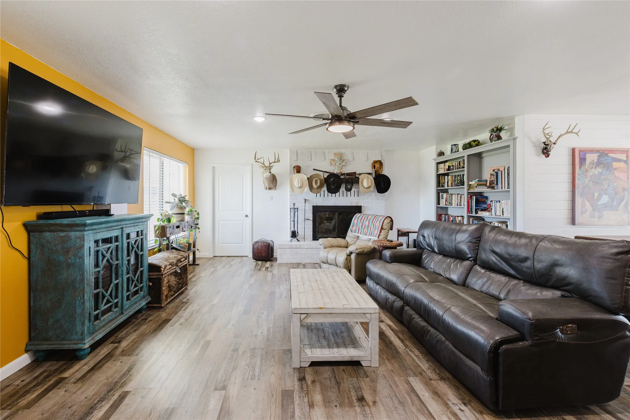 Single Family Residence For Sale in Eastland County , 6217 Highway 183, Cisco, Texas 76437, 3 Bedroom, 2 Bathroom, 2 Garage spaces, 2,240 Sqft, built in 1980, mls#21302703, Real Estate Agent in Cisco, Homes For Sale in Eastland county, Homes For Sale in Cisco, Realtor in Cisco Texas, Real Estate Brokerage Independent Realty Texas, Luminita Cordes Realtor