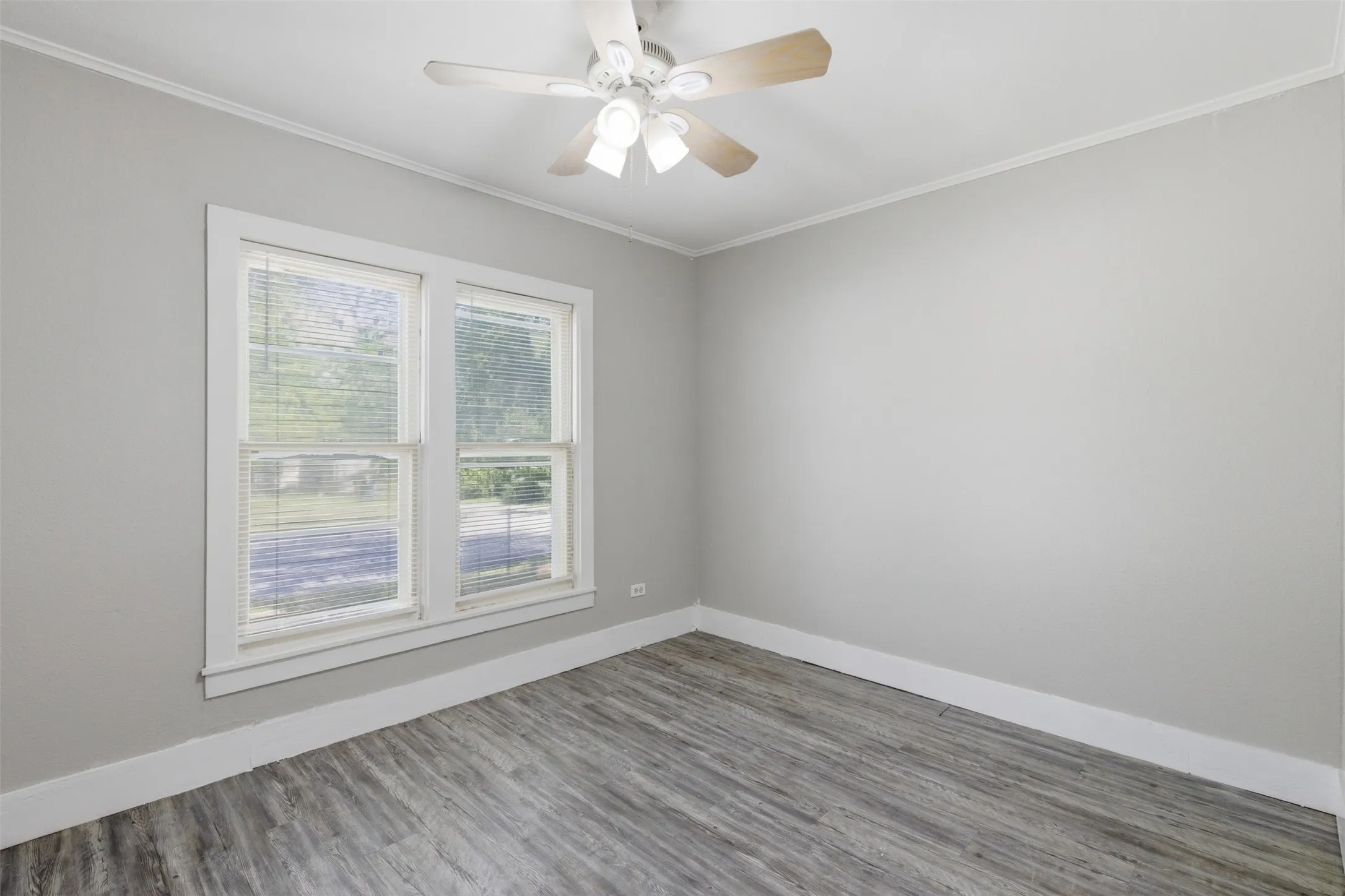 Single Family Residence For Sale in Grayson County , 630 E Acheson Street, Denison, Texas 75021, 3 Bedroom, 1 Bathroom, 1 Garage spaces, 1,086 Sqft, built in 1935, mls#21302183, Real Estate Agent in Denison, Homes For Sale in Grayson county, Homes For Sale in Denison, Realtor in Denison Texas, Real Estate Brokerage Independent Realty Texas, Luminita Cordes Realtor