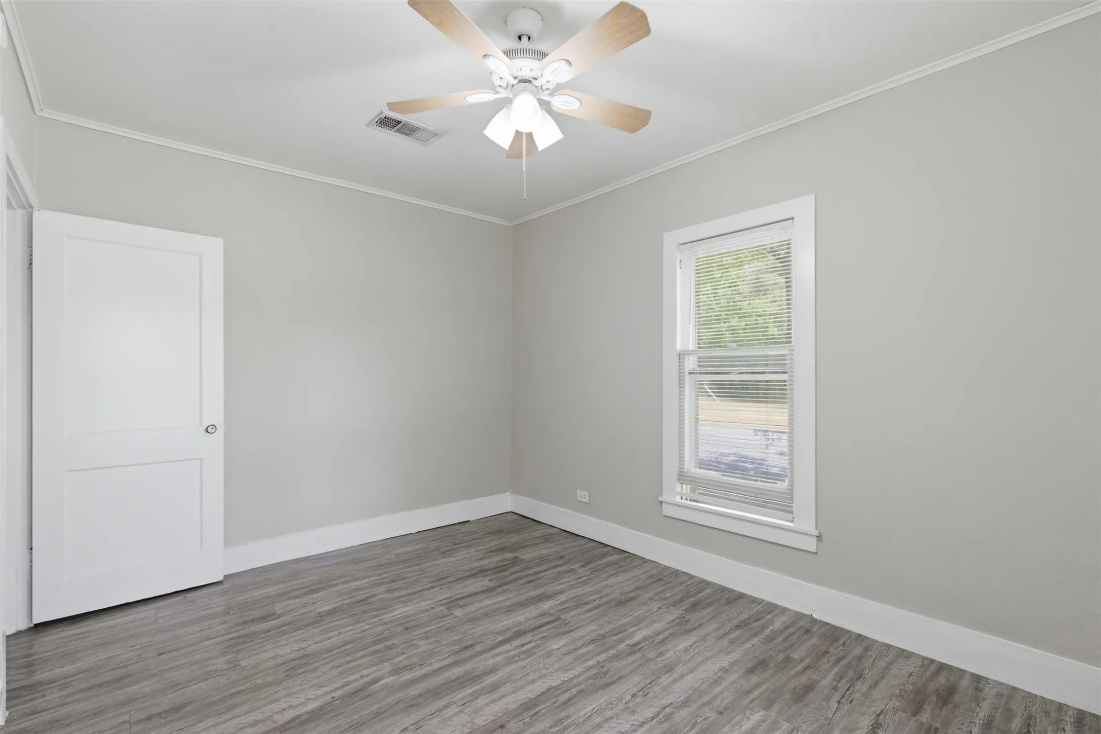Single Family Residence For Sale in Grayson County , 630 E Acheson Street, Denison, Texas 75021, 3 Bedroom, 1 Bathroom, 1 Garage spaces, 1,086 Sqft, built in 1935, mls#21302183, Real Estate Agent in Denison, Homes For Sale in Grayson county, Homes For Sale in Denison, Realtor in Denison Texas, Real Estate Brokerage Independent Realty Texas, Luminita Cordes Realtor