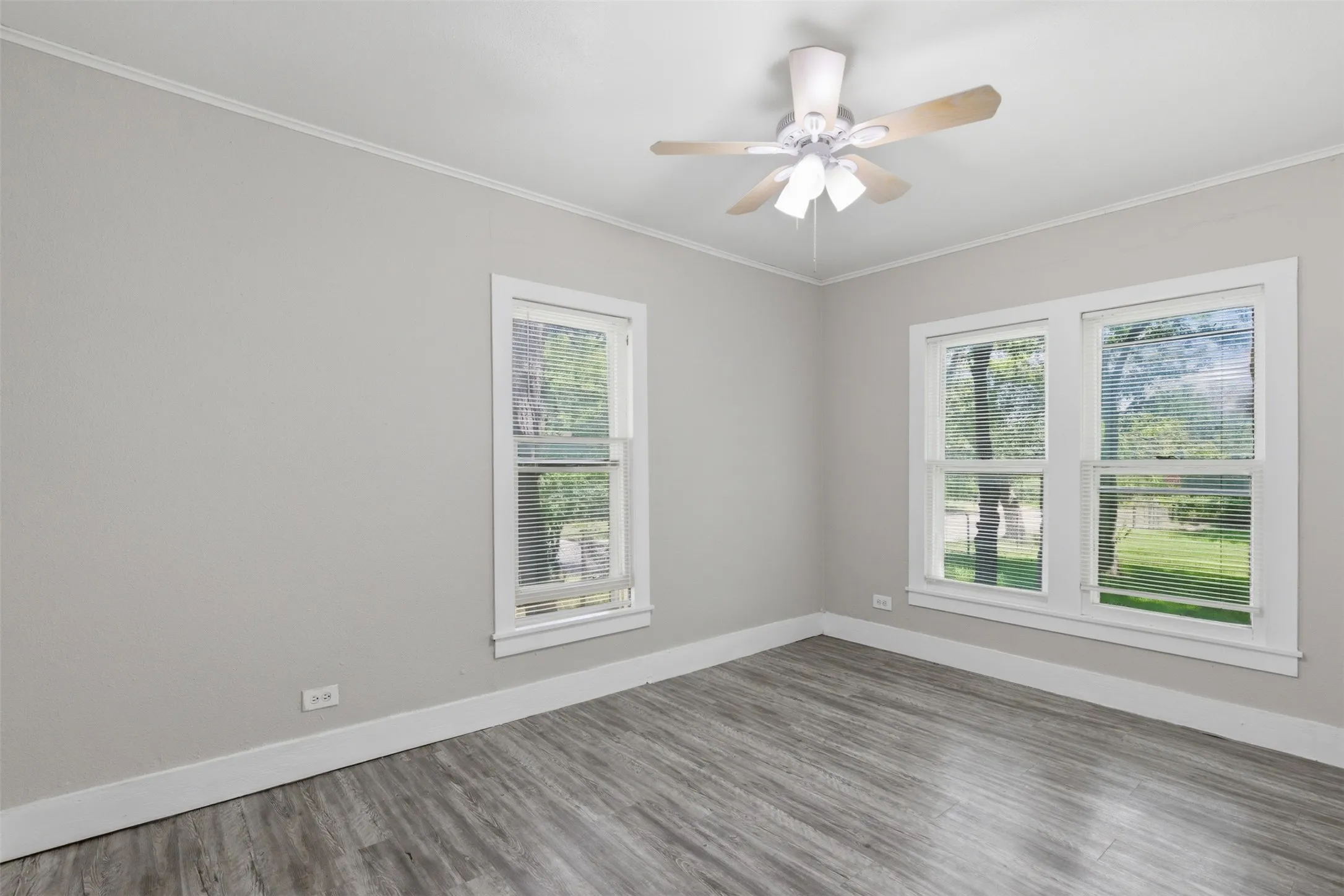 Single Family Residence For Sale in Grayson County , 630 E Acheson Street, Denison, Texas 75021, 3 Bedroom, 1 Bathroom, 1 Garage spaces, 1,086 Sqft, built in 1935, mls#21302183, Real Estate Agent in Denison, Homes For Sale in Grayson county, Homes For Sale in Denison, Realtor in Denison Texas, Real Estate Brokerage Independent Realty Texas, Luminita Cordes Realtor