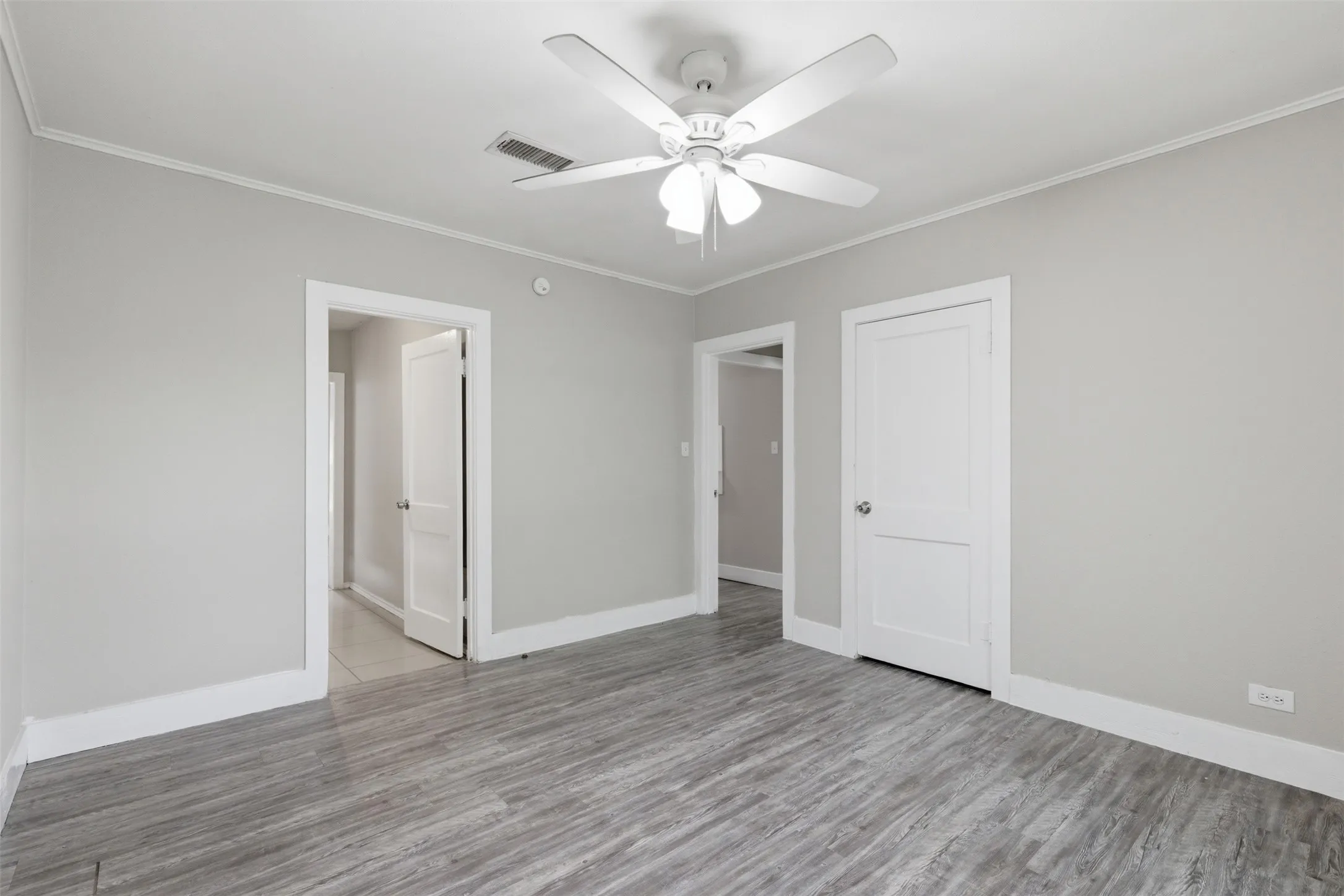 Single Family Residence For Sale in Grayson County , 630 E Acheson Street, Denison, Texas 75021, 3 Bedroom, 1 Bathroom, 1 Garage spaces, 1,086 Sqft, built in 1935, mls#21302183, Real Estate Agent in Denison, Homes For Sale in Grayson county, Homes For Sale in Denison, Realtor in Denison Texas, Real Estate Brokerage Independent Realty Texas, Luminita Cordes Realtor
