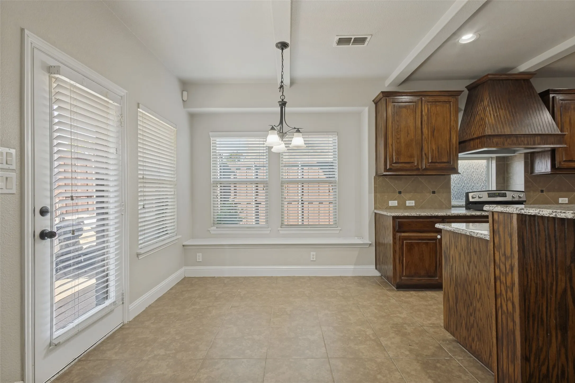 Single Family Residence For Sale in Collin County , 3917 Jeanette Lane, Mc Kinney, Texas 75071, 4 Bedroom, 4 Bathroom, 2 Garage spaces, 2,702 Sqft, built in 2014, mls#21302862, Real Estate Agent in Mc Kinney, Homes For Sale in Collin county, Homes For Sale in Mc Kinney, Realtor in Mc Kinney Texas, Real Estate Brokerage Independent Realty Texas, Luminita Cordes Realtor