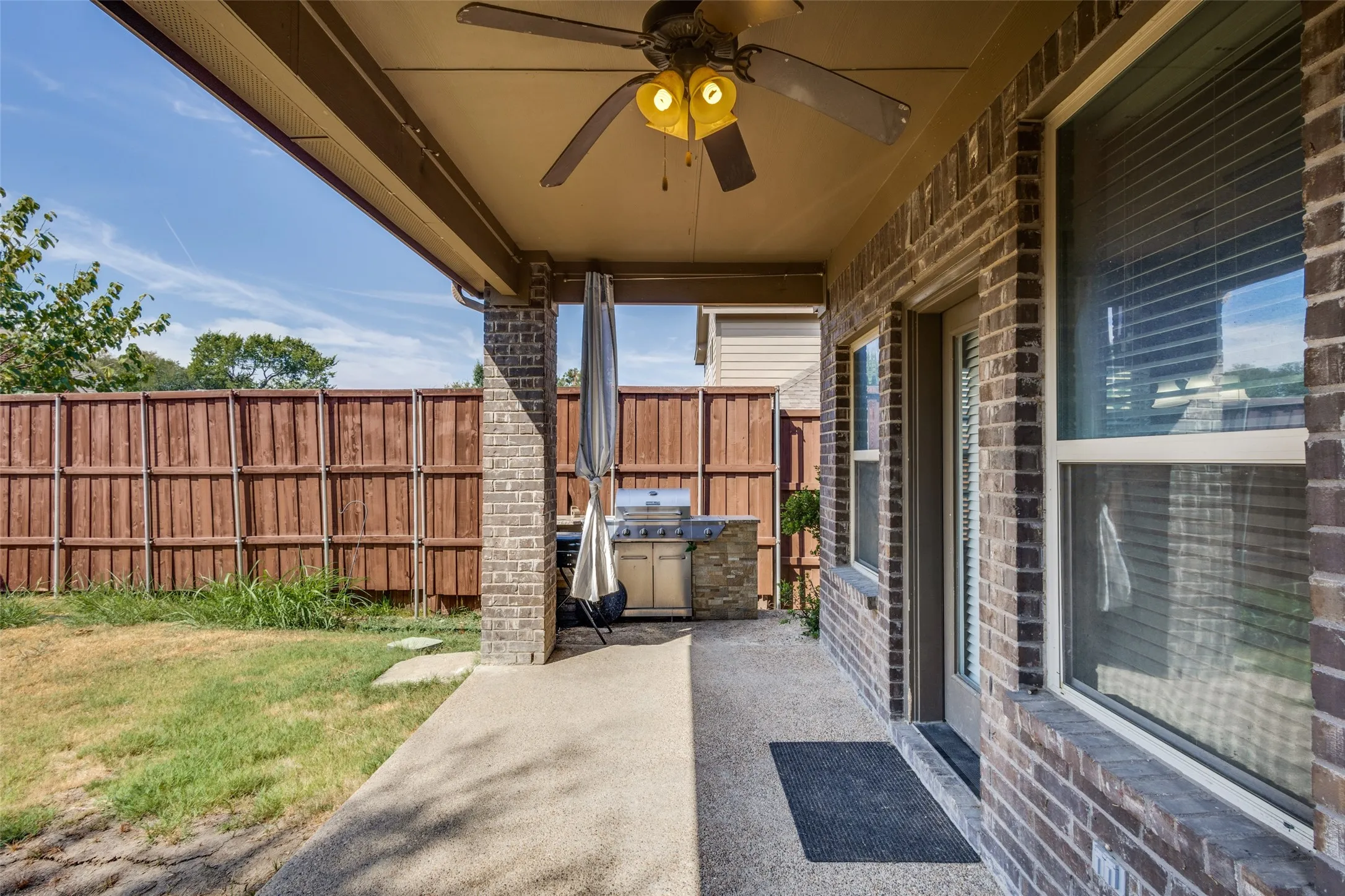 Single Family Residence For Sale in Collin County , 3917 Jeanette Lane, Mc Kinney, Texas 75071, 4 Bedroom, 4 Bathroom, 2 Garage spaces, 2,702 Sqft, built in 2014, mls#21302862, Real Estate Agent in Mc Kinney, Homes For Sale in Collin county, Homes For Sale in Mc Kinney, Realtor in Mc Kinney Texas, Real Estate Brokerage Independent Realty Texas, Luminita Cordes Realtor