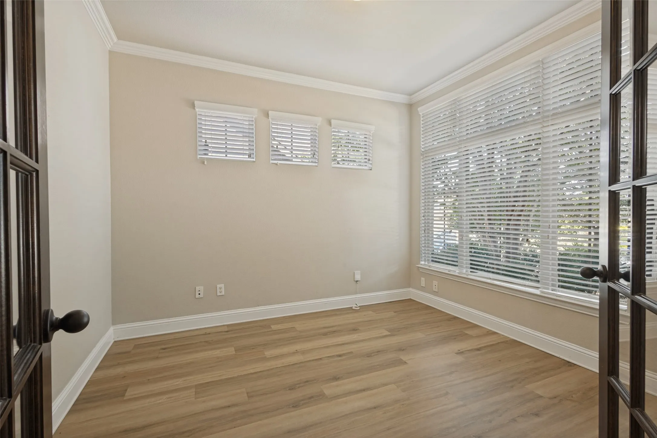 Single Family Residence For Sale in Collin County , 3917 Jeanette Lane, Mc Kinney, Texas 75071, 4 Bedroom, 4 Bathroom, 2 Garage spaces, 2,702 Sqft, built in 2014, mls#21302862, Real Estate Agent in Mc Kinney, Homes For Sale in Collin county, Homes For Sale in Mc Kinney, Realtor in Mc Kinney Texas, Real Estate Brokerage Independent Realty Texas, Luminita Cordes Realtor