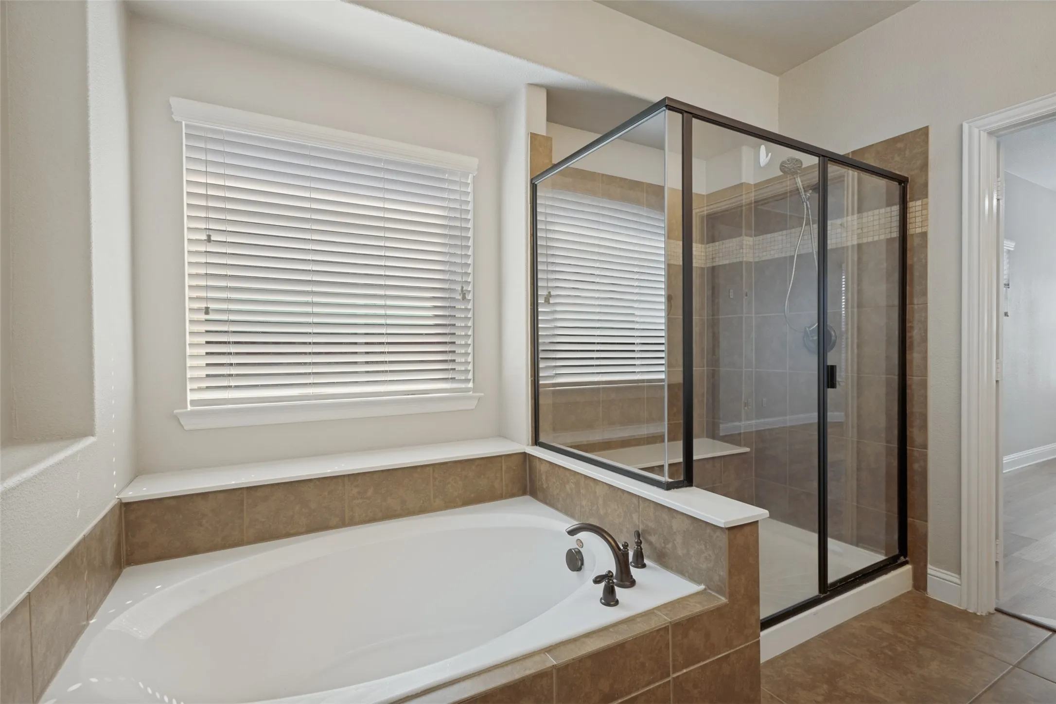 Single Family Residence For Sale in Collin County , 3917 Jeanette Lane, Mc Kinney, Texas 75071, 4 Bedroom, 4 Bathroom, 2 Garage spaces, 2,702 Sqft, built in 2014, mls#21302862, Real Estate Agent in Mc Kinney, Homes For Sale in Collin county, Homes For Sale in Mc Kinney, Realtor in Mc Kinney Texas, Real Estate Brokerage Independent Realty Texas, Luminita Cordes Realtor