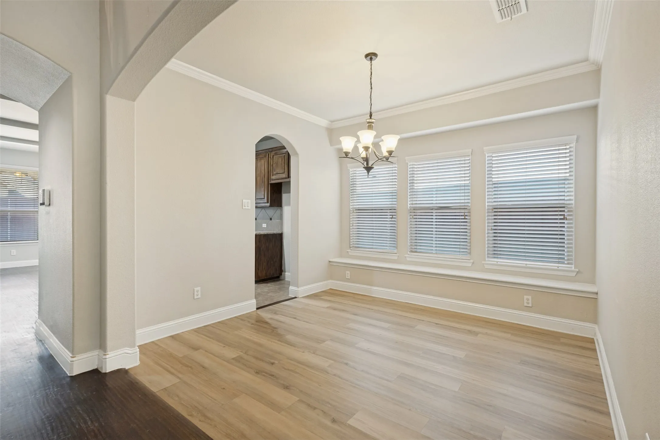 Single Family Residence For Sale in Collin County , 3917 Jeanette Lane, Mc Kinney, Texas 75071, 4 Bedroom, 4 Bathroom, 2 Garage spaces, 2,702 Sqft, built in 2014, mls#21302862, Real Estate Agent in Mc Kinney, Homes For Sale in Collin county, Homes For Sale in Mc Kinney, Realtor in Mc Kinney Texas, Real Estate Brokerage Independent Realty Texas, Luminita Cordes Realtor