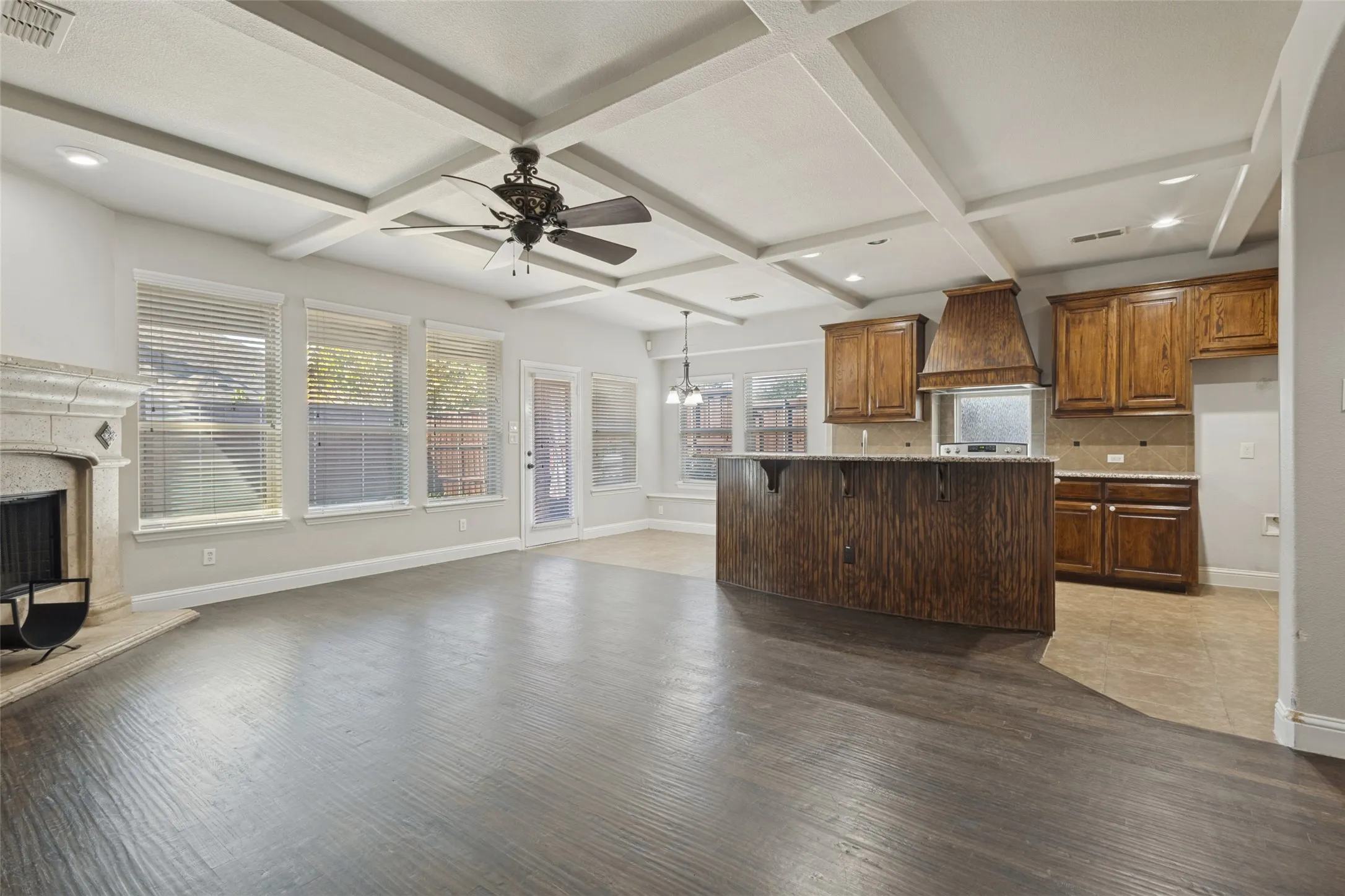 Single Family Residence For Sale in Collin County , 3917 Jeanette Lane, Mc Kinney, Texas 75071, 4 Bedroom, 4 Bathroom, 2 Garage spaces, 2,702 Sqft, built in 2014, mls#21302862, Real Estate Agent in Mc Kinney, Homes For Sale in Collin county, Homes For Sale in Mc Kinney, Realtor in Mc Kinney Texas, Real Estate Brokerage Independent Realty Texas, Luminita Cordes Realtor