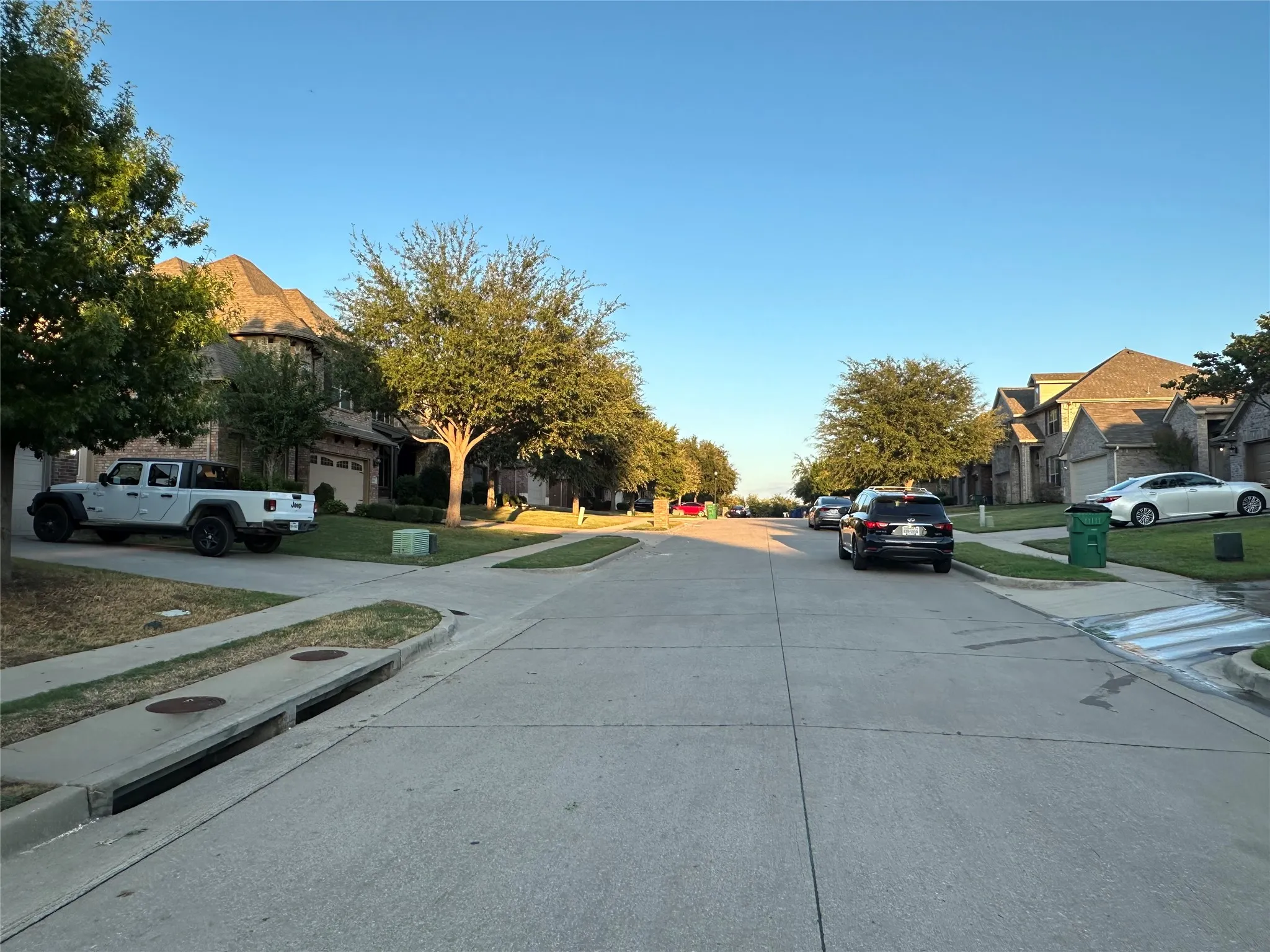 Single Family Residence For Sale in Collin County , 3917 Jeanette Lane, Mc Kinney, Texas 75071, 4 Bedroom, 4 Bathroom, 2 Garage spaces, 2,702 Sqft, built in 2014, mls#21302862, Real Estate Agent in Mc Kinney, Homes For Sale in Collin county, Homes For Sale in Mc Kinney, Realtor in Mc Kinney Texas, Real Estate Brokerage Independent Realty Texas, Luminita Cordes Realtor