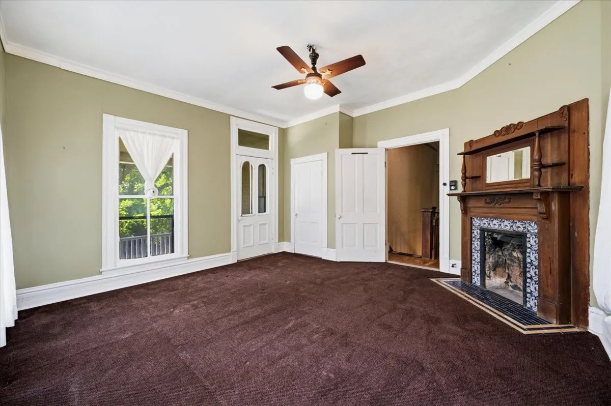 Single Family Residence For Sale in Ellis County , 200 S Hawkins Street, Waxahachie, Texas 75165, 4 Bedroom, 2 Bathroom, Garage spaces, 3,916 Sqft, built in 1880, mls#21302864, Real Estate Agent in Waxahachie, Homes For Sale in Ellis county, Homes For Sale in Waxahachie, Realtor in Waxahachie Texas, Real Estate Brokerage Independent Realty Texas, Luminita Cordes Realtor