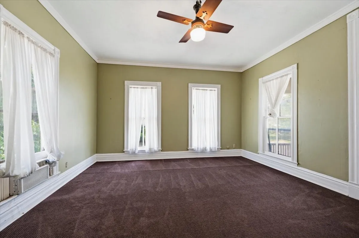 Single Family Residence For Sale in Ellis County , 200 S Hawkins Street, Waxahachie, Texas 75165, 4 Bedroom, 2 Bathroom, Garage spaces, 3,916 Sqft, built in 1880, mls#21302864, Real Estate Agent in Waxahachie, Homes For Sale in Ellis county, Homes For Sale in Waxahachie, Realtor in Waxahachie Texas, Real Estate Brokerage Independent Realty Texas, Luminita Cordes Realtor