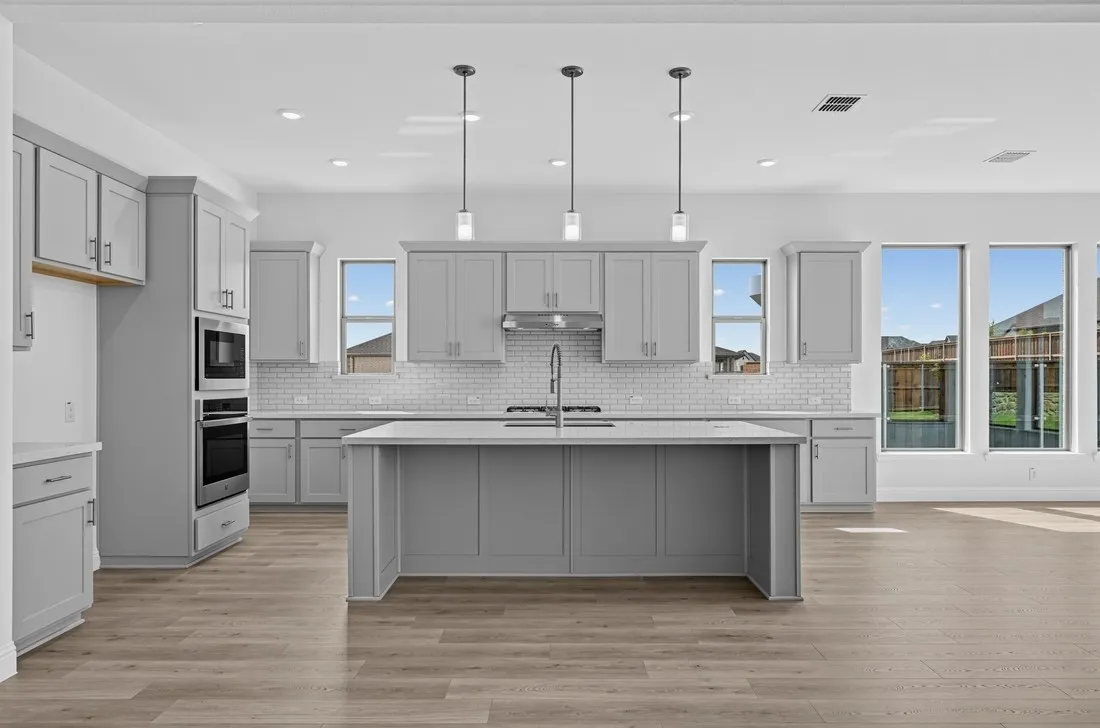 2412 Cottonwood Manor ~ Ready Now