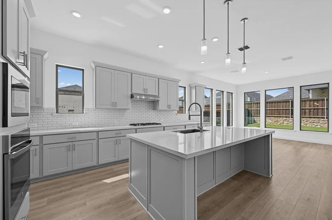 2412 Cottonwood Manor ~ Ready Now