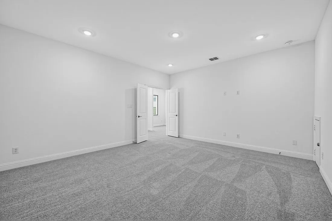 2412 Cottonwood Manor ~ Ready Now