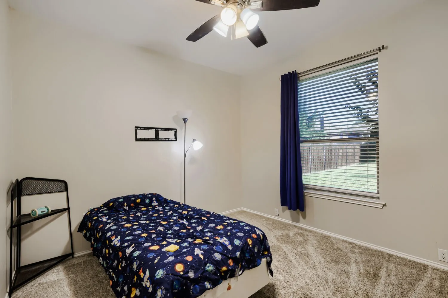 Single Family Residence For Sale in Denton County , 2412 Loon Lake Road, Denton, Texas 76210, 4 Bedroom, 3 Bathroom, 2 Garage spaces, 2,861 Sqft, built in 2000, mls#21293474, Real Estate Agent in Denton, Homes For Sale in Denton county, Homes For Sale in Denton, Realtor in Denton Texas, Real Estate Brokerage Independent Realty Texas, Luminita Cordes Realtor